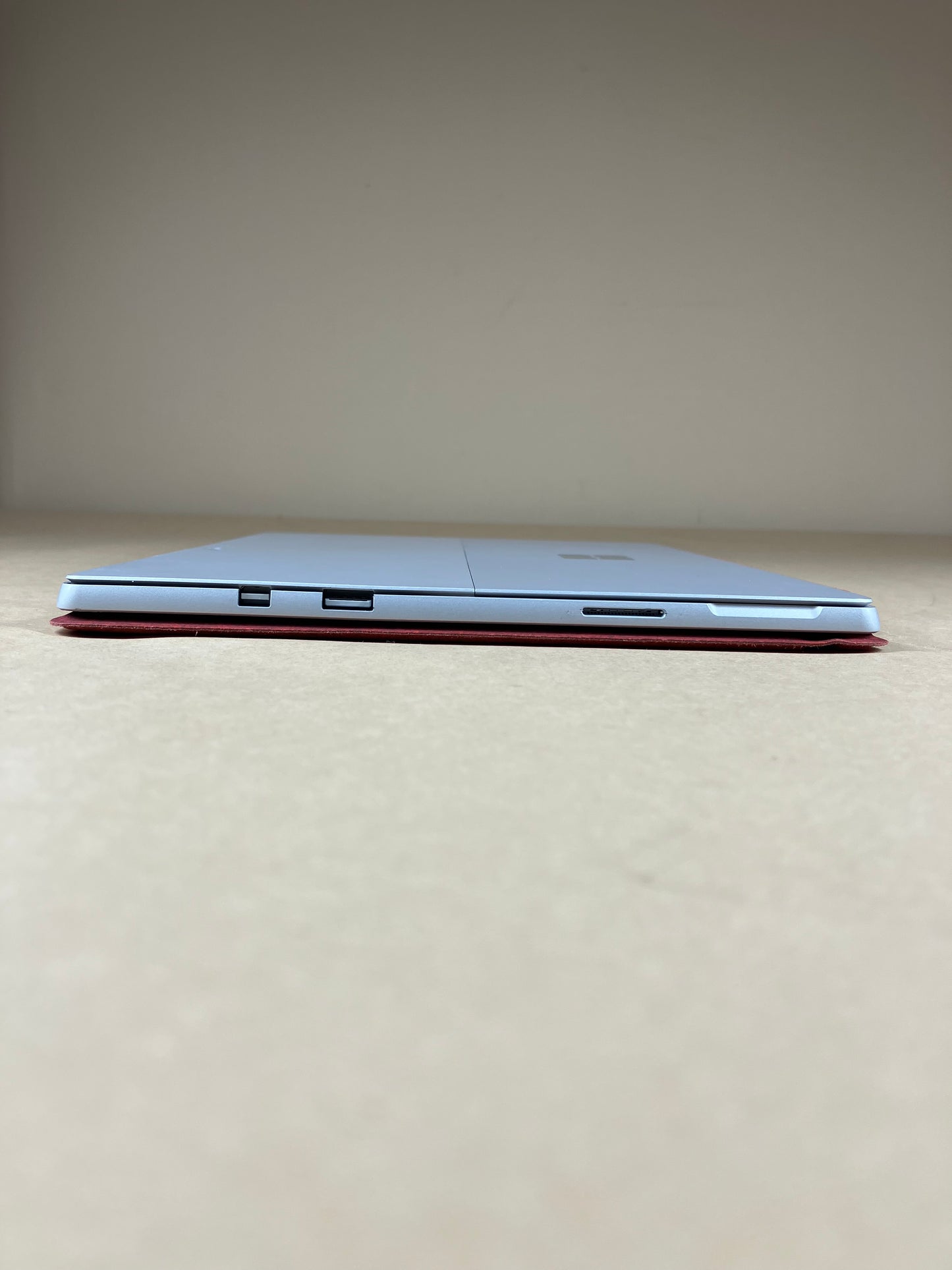 Microsoft Surface Pro 5 1796 12.3" i5-7300U 2.6GHz 4GB RAM 128GB SSD