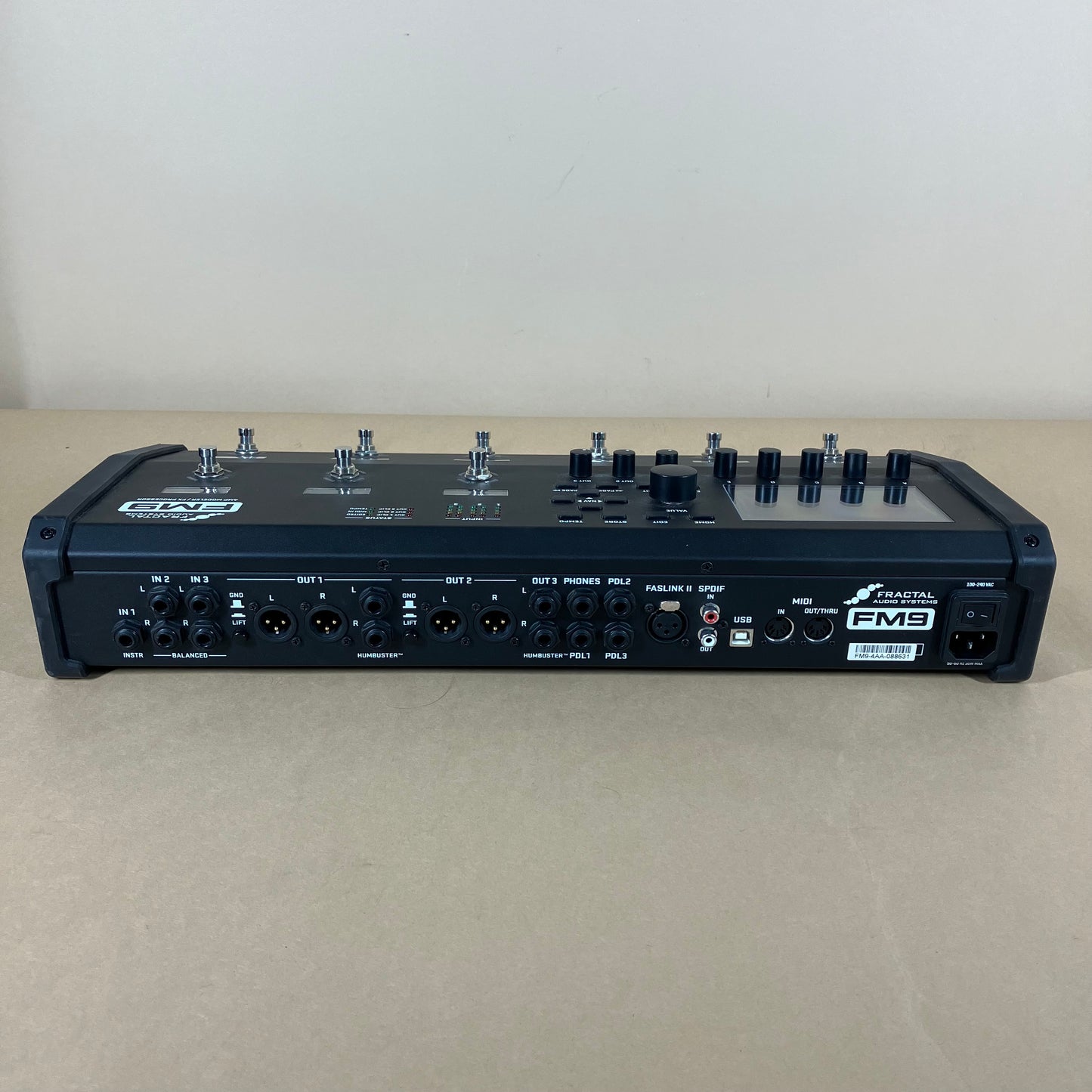 Fractal Audio FM9 (Mark 1) Amp Modeler / Foot Controller / Audio Interface