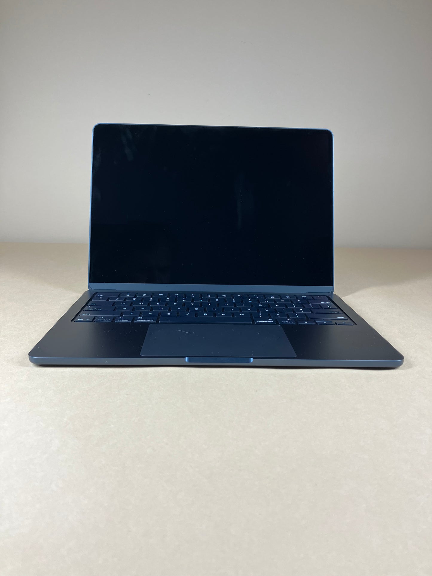 2025 Apple MacBook Air 13.6" M4 8C GPU 4.5GHz 16GB RAM 256GB SSD MW123LL/A