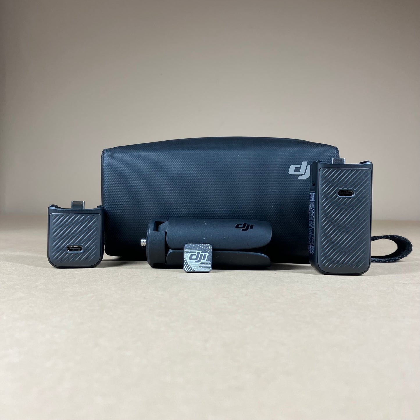 DJI Osmo Pocket 3 9.4MP 3-Axis Gimbal Camera creator Combo