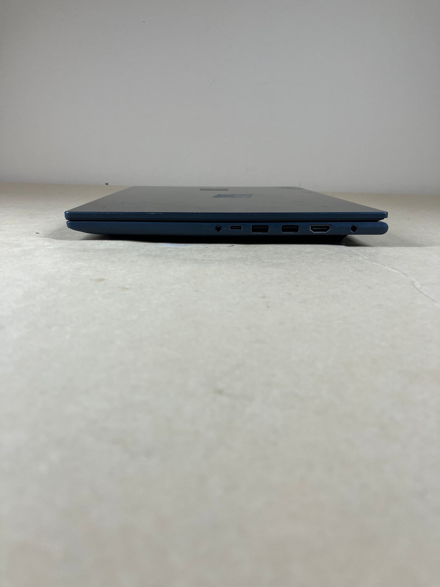Asus Vivobook 15 X1504ZA 15.6" i5-1235U 1.3GHz 8GB RAM 256GB SSD WIN 11
