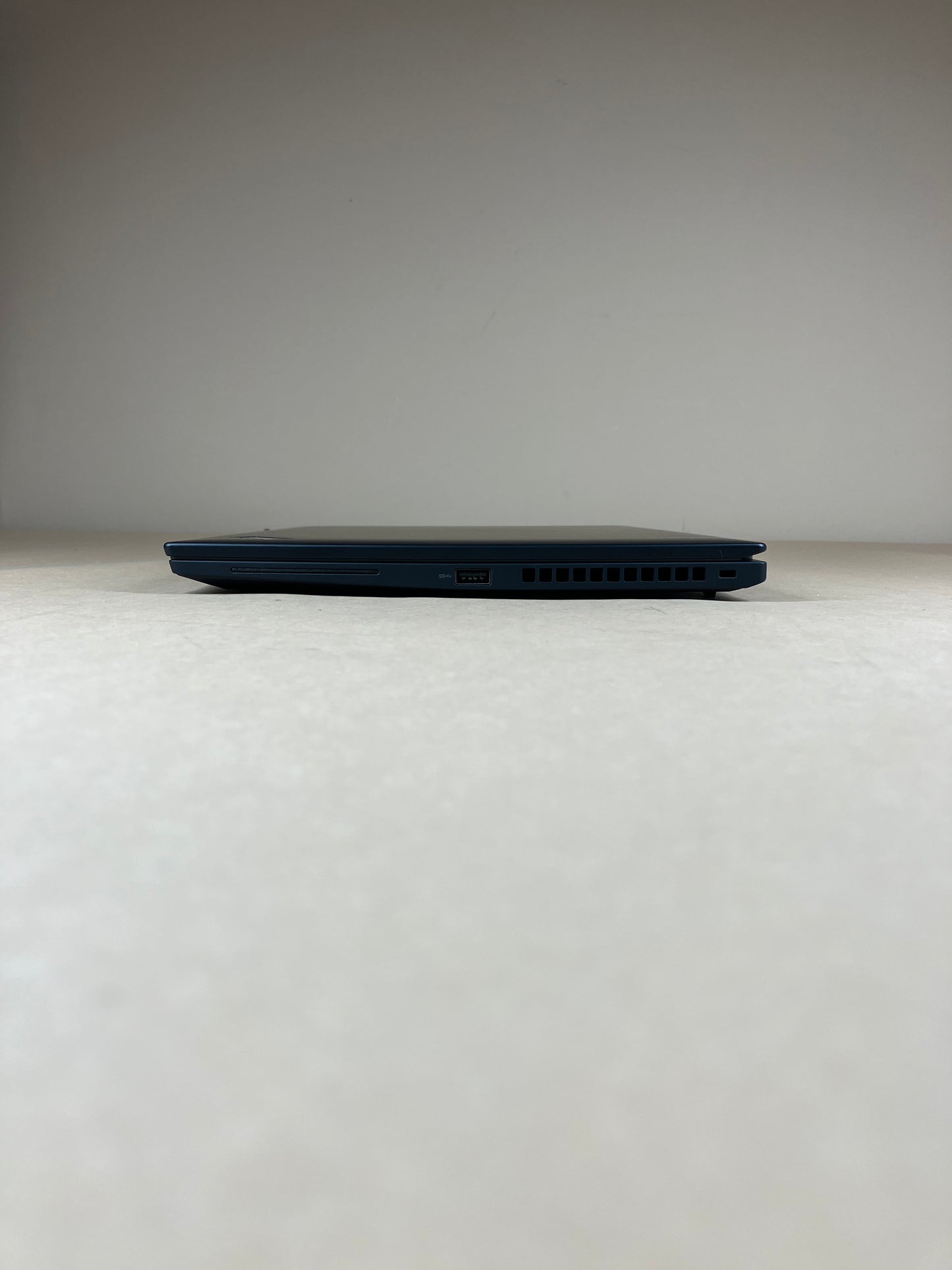 Lenovo ThinkPad T14S GEN 4 14" Ryzen 7 Pro 7840U 3.3GHz 16GB RAM 512GB SSD