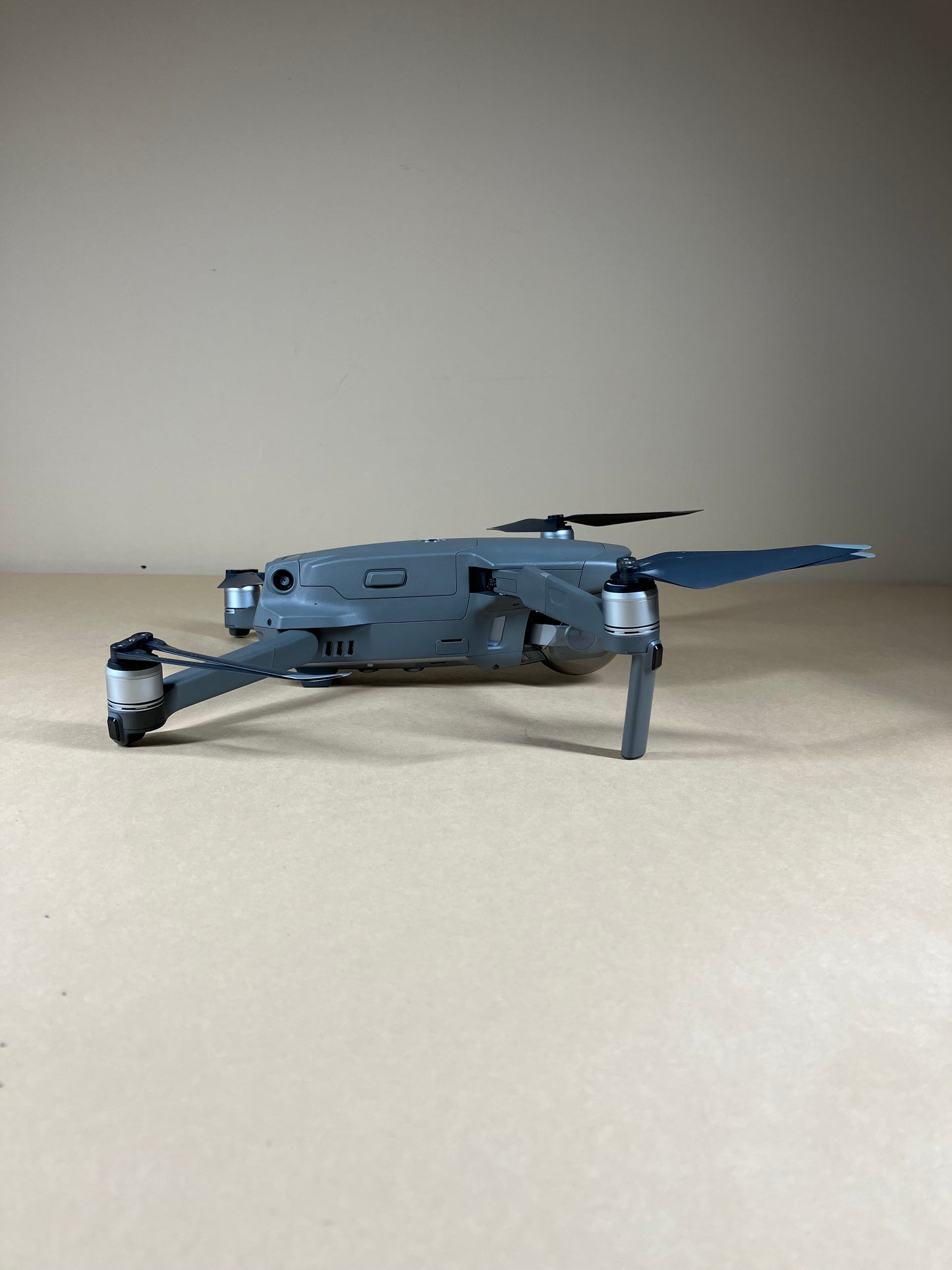 DJI Mavic 2 Pro 4K Quadcopter Camera Drone L1P Fly More Combo