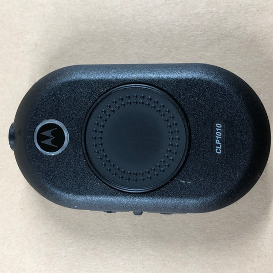 Motorola CLIP1010 Two-Way Radio with Motorola D840-16042100CF Multi-Unit Charger