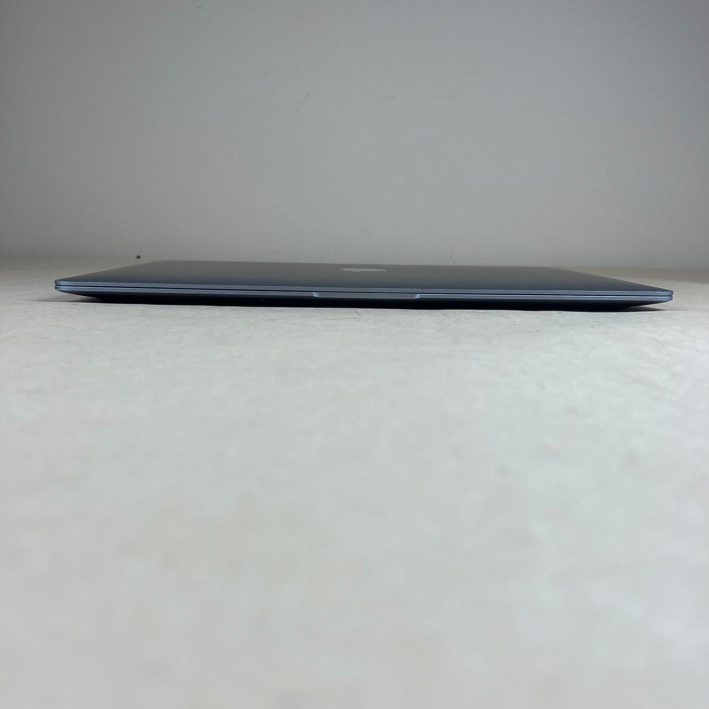 2020 Apple MacBook Air 13.3" M1 7C GPU 3.2GHz 8GB RAM 256GB SSD MGN63LL/A