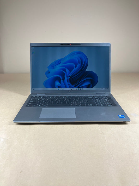 Dell Latitude 5520 15.6" i5-1145G7 2.6GHz 8GB RAM 256GB SSD WIN 11