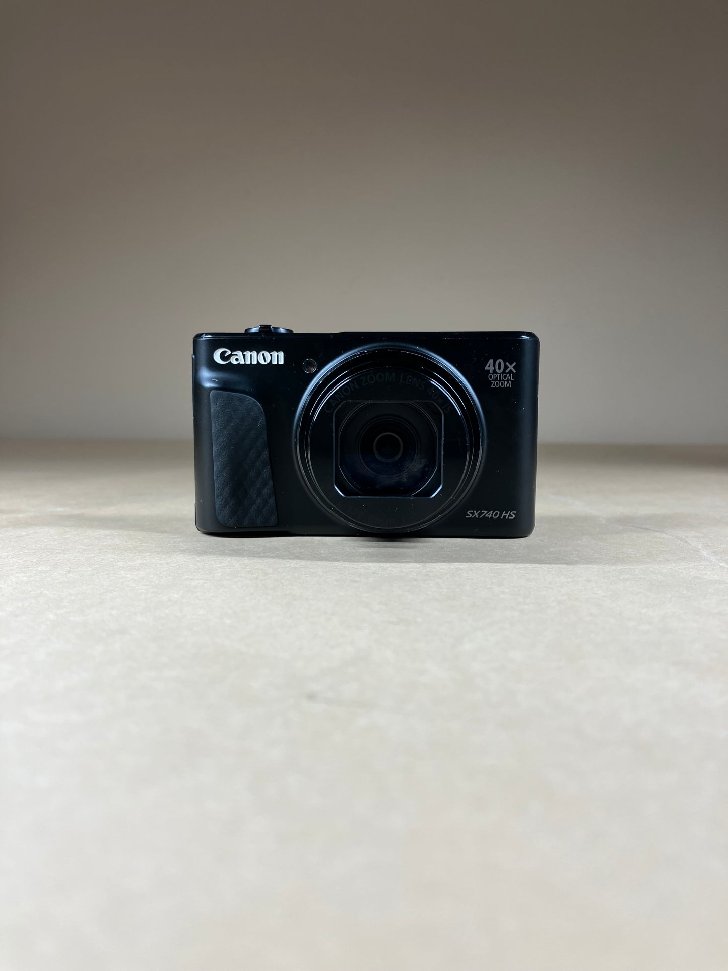Canon PowerShot SX740 HS 20.3MP Digital Point-And-Shoot Camera