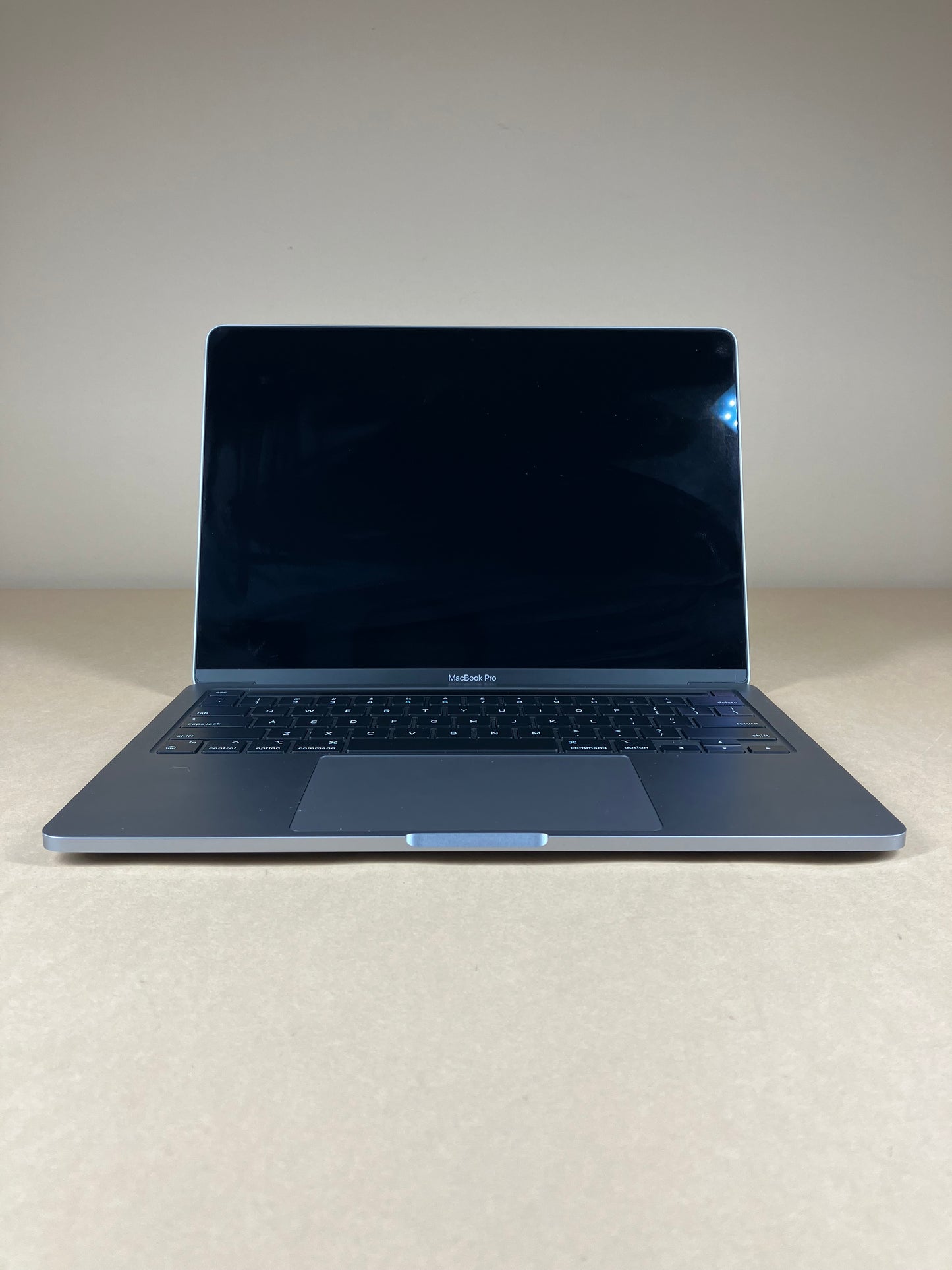 2020 Apple MacBook Pro 13.3" M1 8C GPU 3.2GHz 8GB RAM 256GB SSD MYD82LL/A