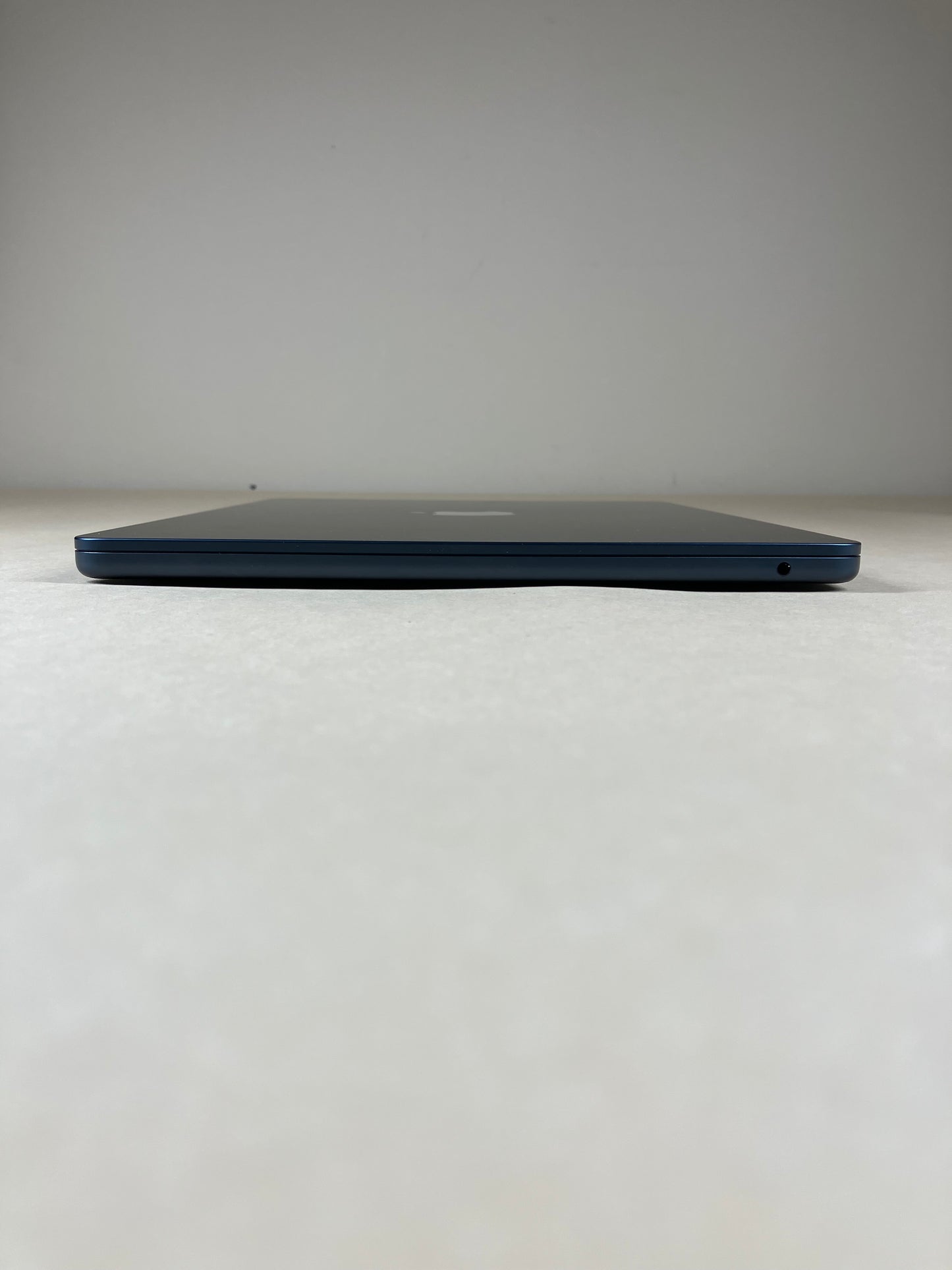 2025 Apple MacBook Air 13.6" M4 8C GPU 4.5GHz 16GB RAM 256GB SSD MW123LL/A