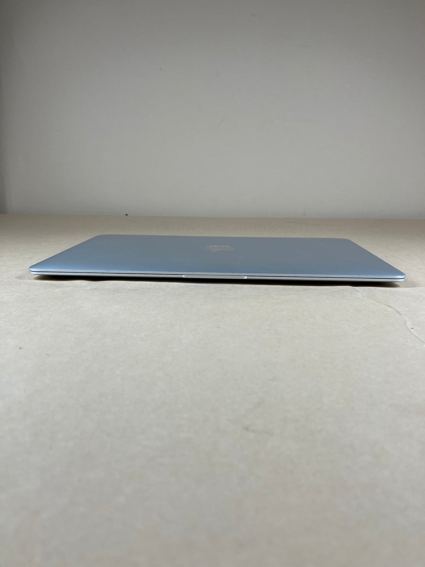 2018 Apple MacBook Air 13.3" i5 1.8GHz 8GB RAM 128GB SSD Silver A1932