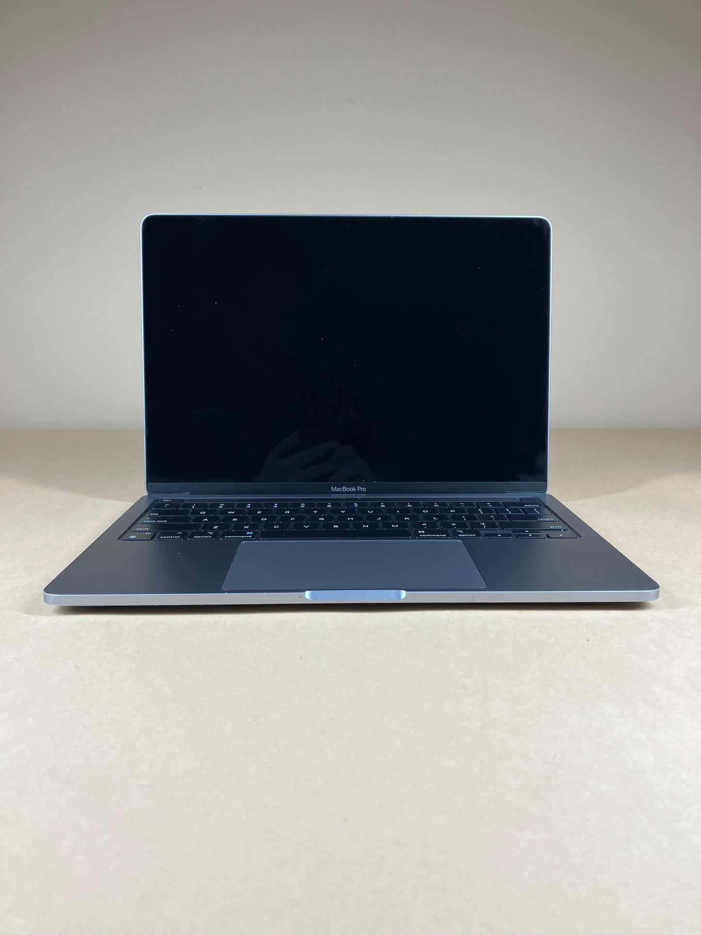 2020 Apple MacBook Pro 13.3" M1 8C GPU 3.2GHz 8GB RAM 256GB SSD MYD82LL/A