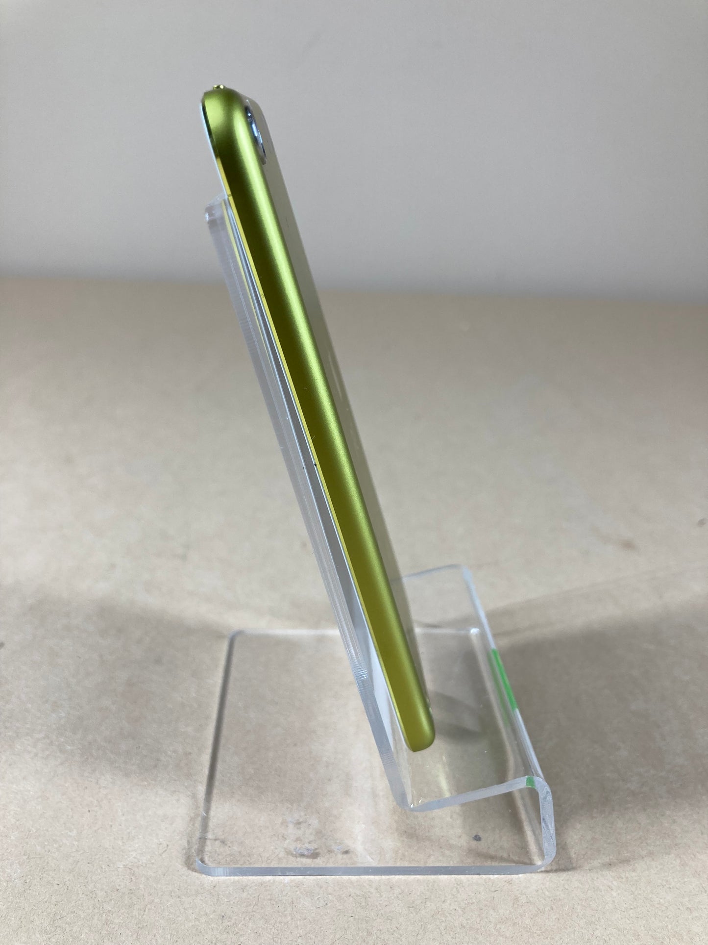 Apple iPod Touch 5th Gen 32GB Yellow A1421