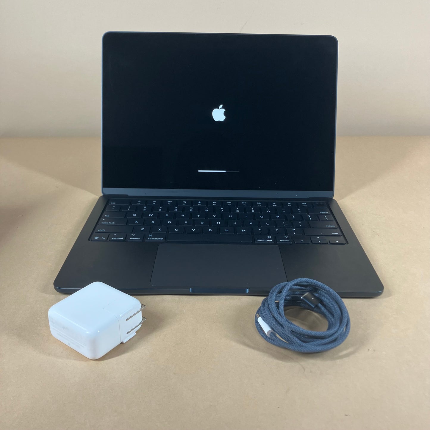 2025 Apple MacBook Air 14" M4 8C GPU 4.5GHz 16GB RAM 256GB SSD A3240