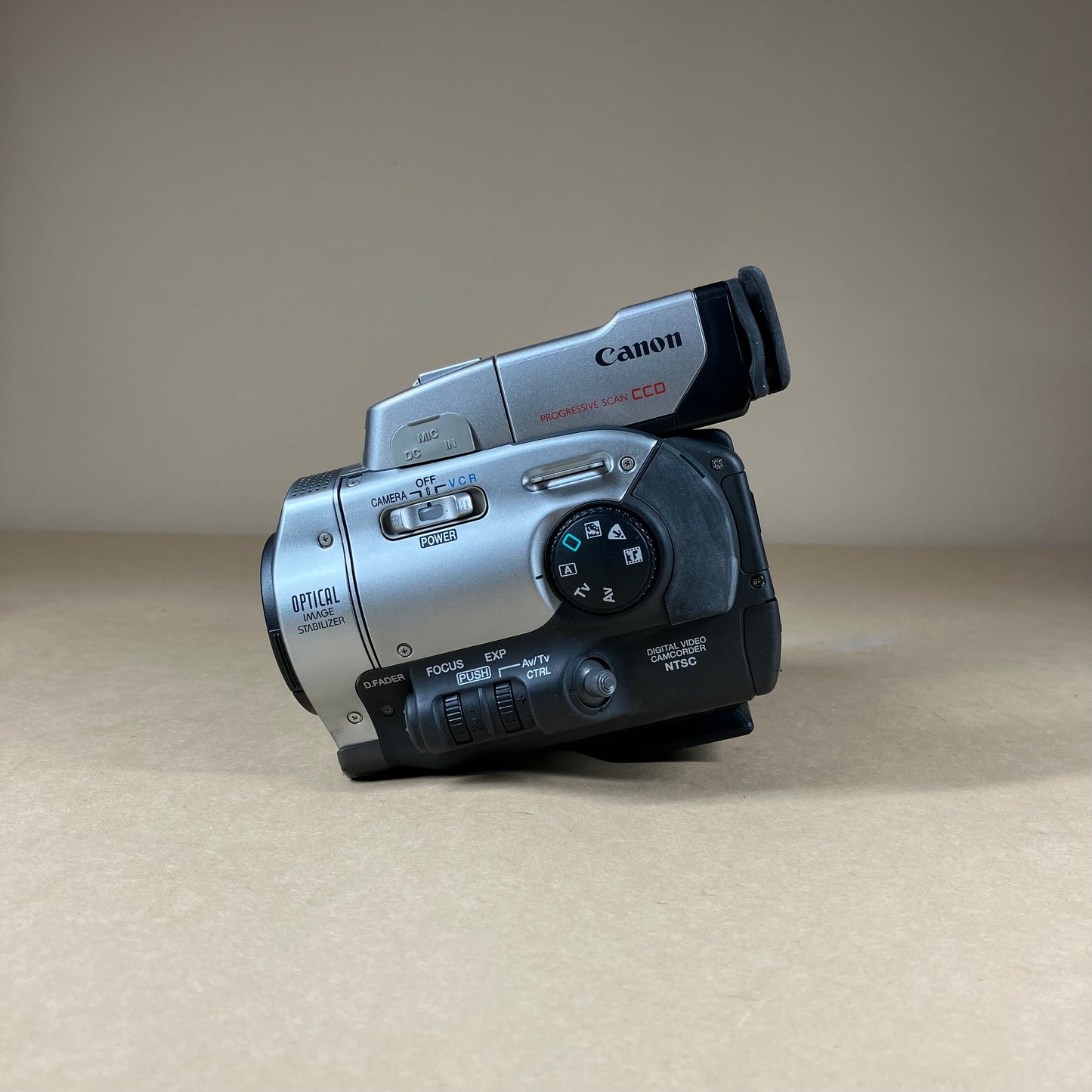 Canon Vintage Camera Progressive Scan CCD Camera and VCR OPTURA