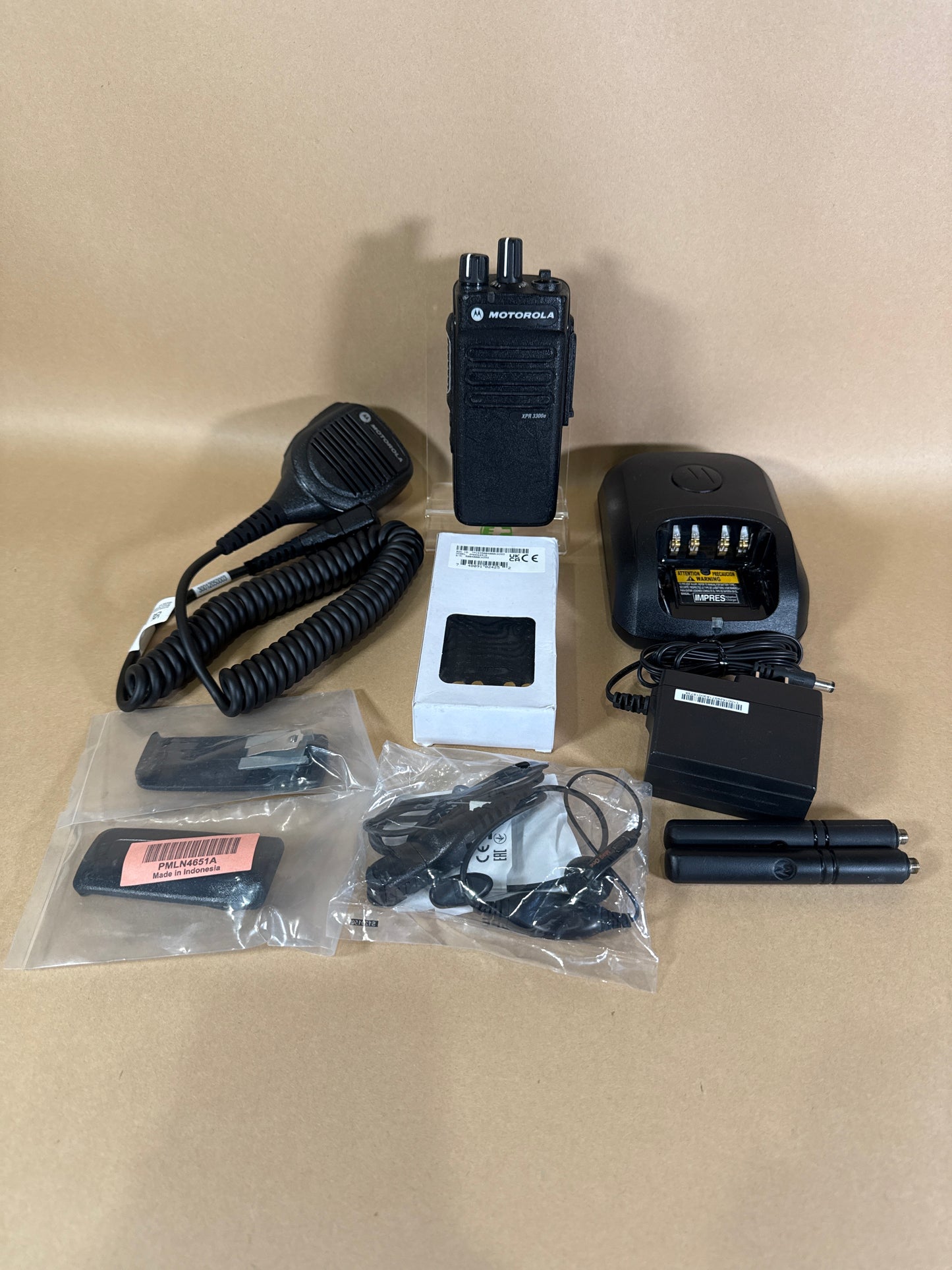 New Motorola XPR 3300e Two Way Radio Walkie-Talkie Complete AAH02RDC9VA1AN