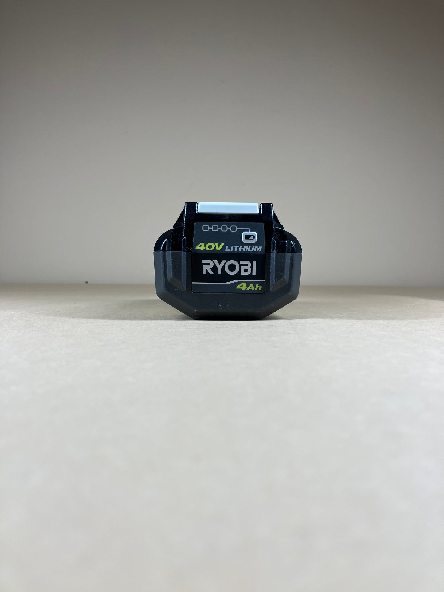 Ryobi 40V Lithium 4Ah Battery 0P40401 With Charger