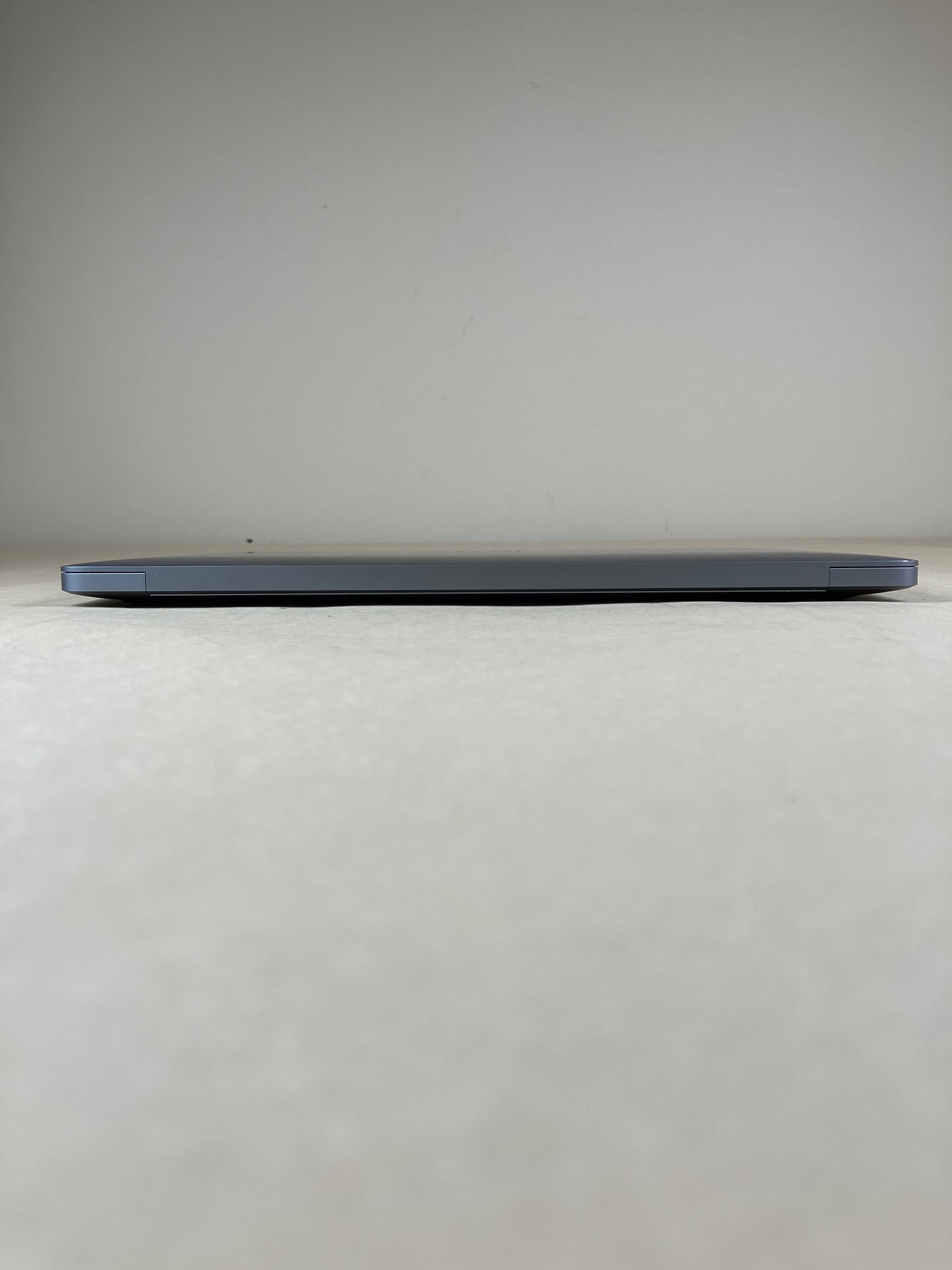 2020 Apple MacBook Air 13.3" i3 1.1GHz 8GB RAM 256GB SSD Silver A2179