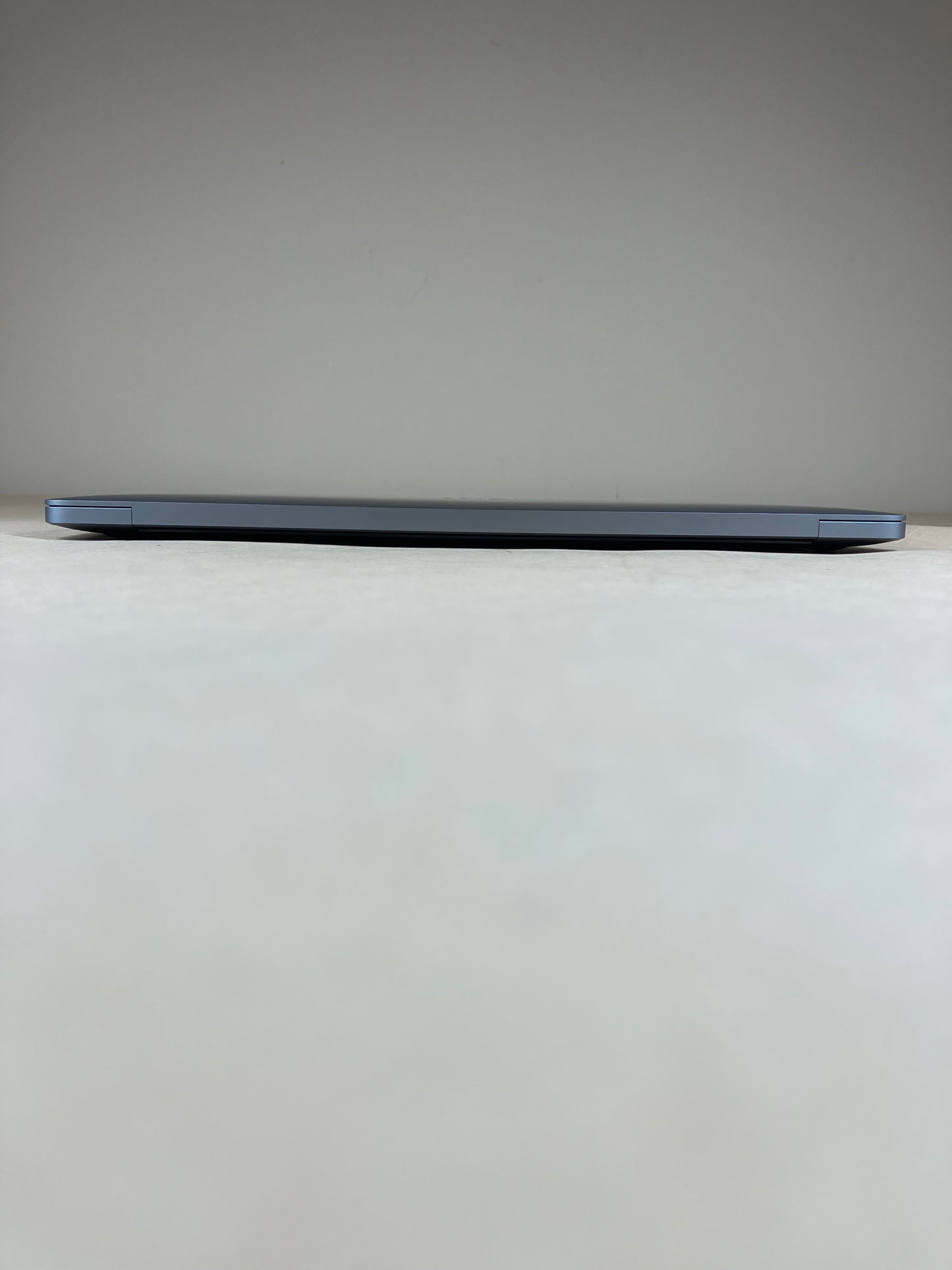 2020 Apple MacBook Pro 13.3" M1 8C GPU 3.2GHz 8GB RAM 256GB SSD MYD82LL/A
