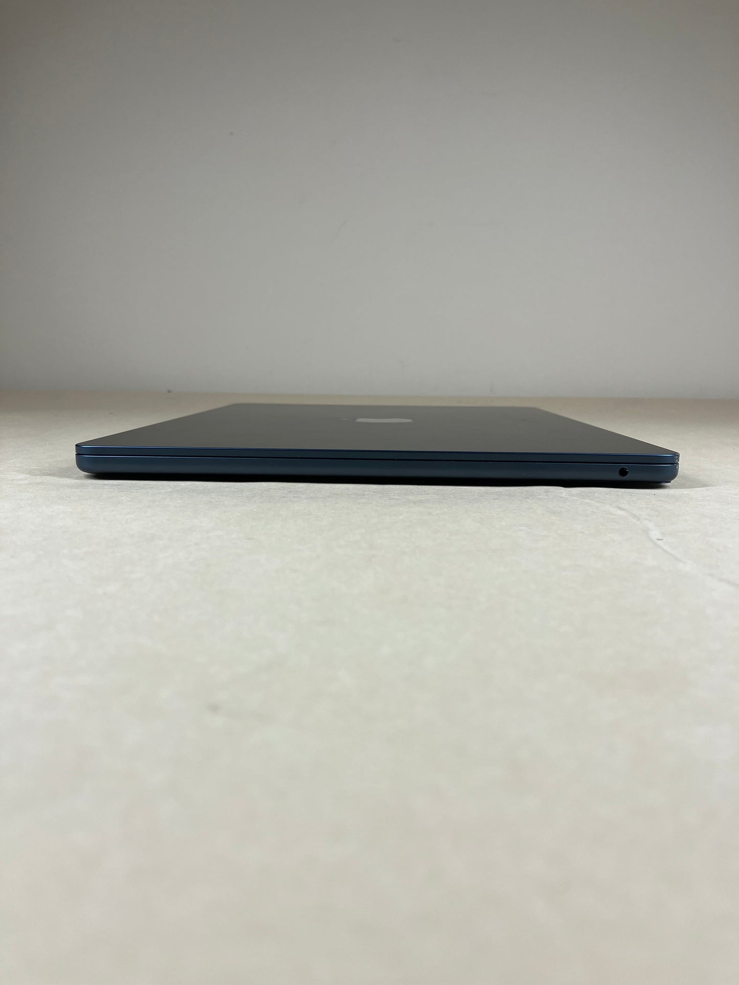 2024 Apple MacBook Air 15" M3 10C GPU 4.0GHz 8GB RAM 256GB SSD A3114