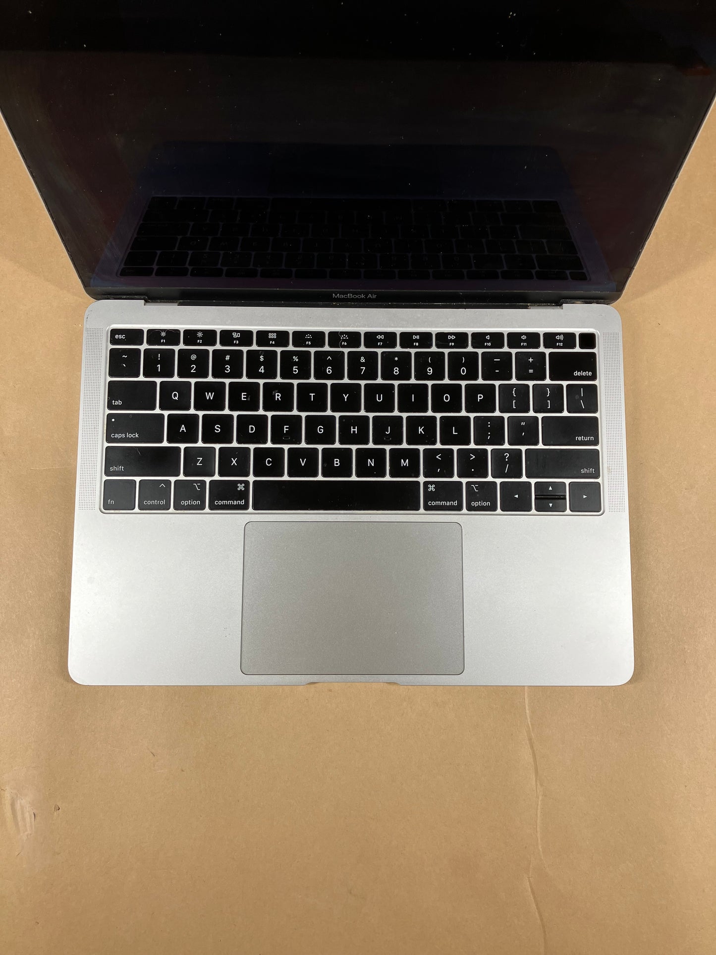 2018 Apple MacBook Air 13.3" i5 1.8GHz 8GB RAM 128GB SSD Silver A1932