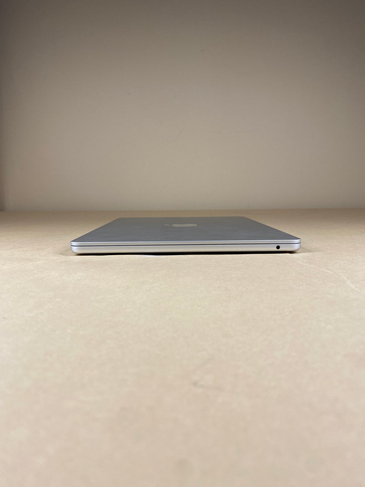 2024 Apple MacBook Air 13.6" M3 8C CPU 4.0GHz 16GB RAM 256GB SSD A3113
