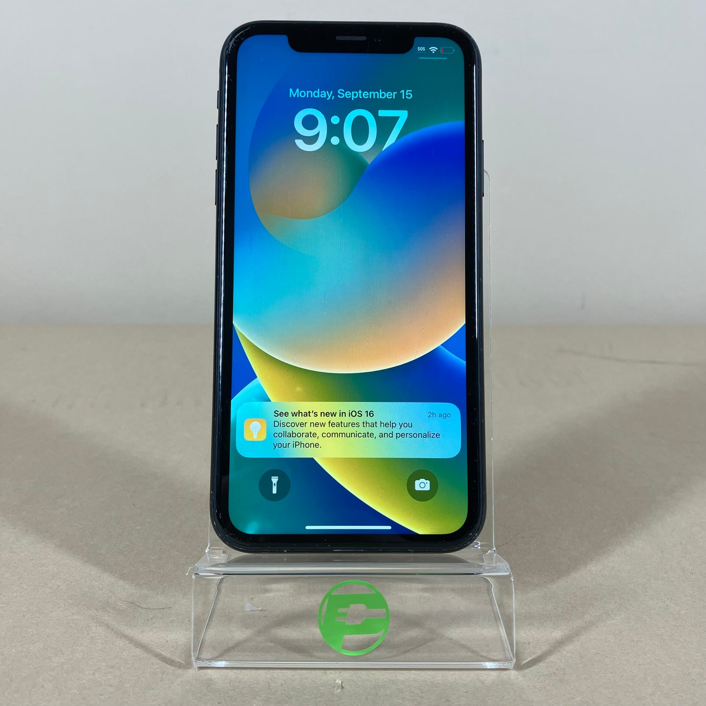 Broken Unlocked Apple iPhone XR 64GB 16.6.1 MT2E2LL/A Battery Bright Spots