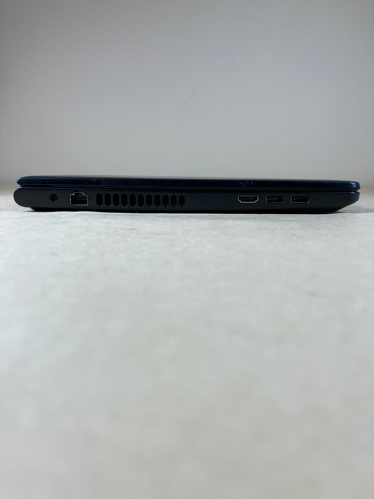 Dell Inspiron 5100 15.6" i3-7130U 2.7GHz 8GB RAM 1TB HDD