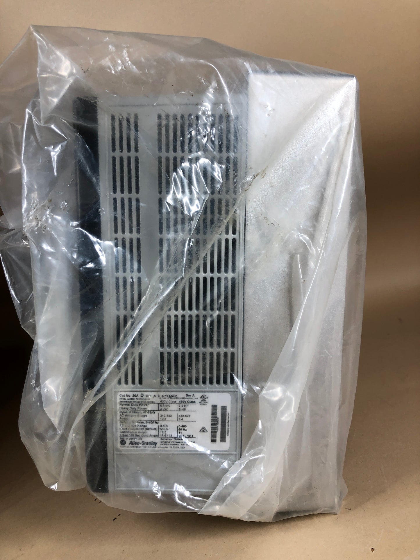 New Allen-Bradley A-B 20AD011A3AYYANC1 PowerFlex 70 AC Drive 480V