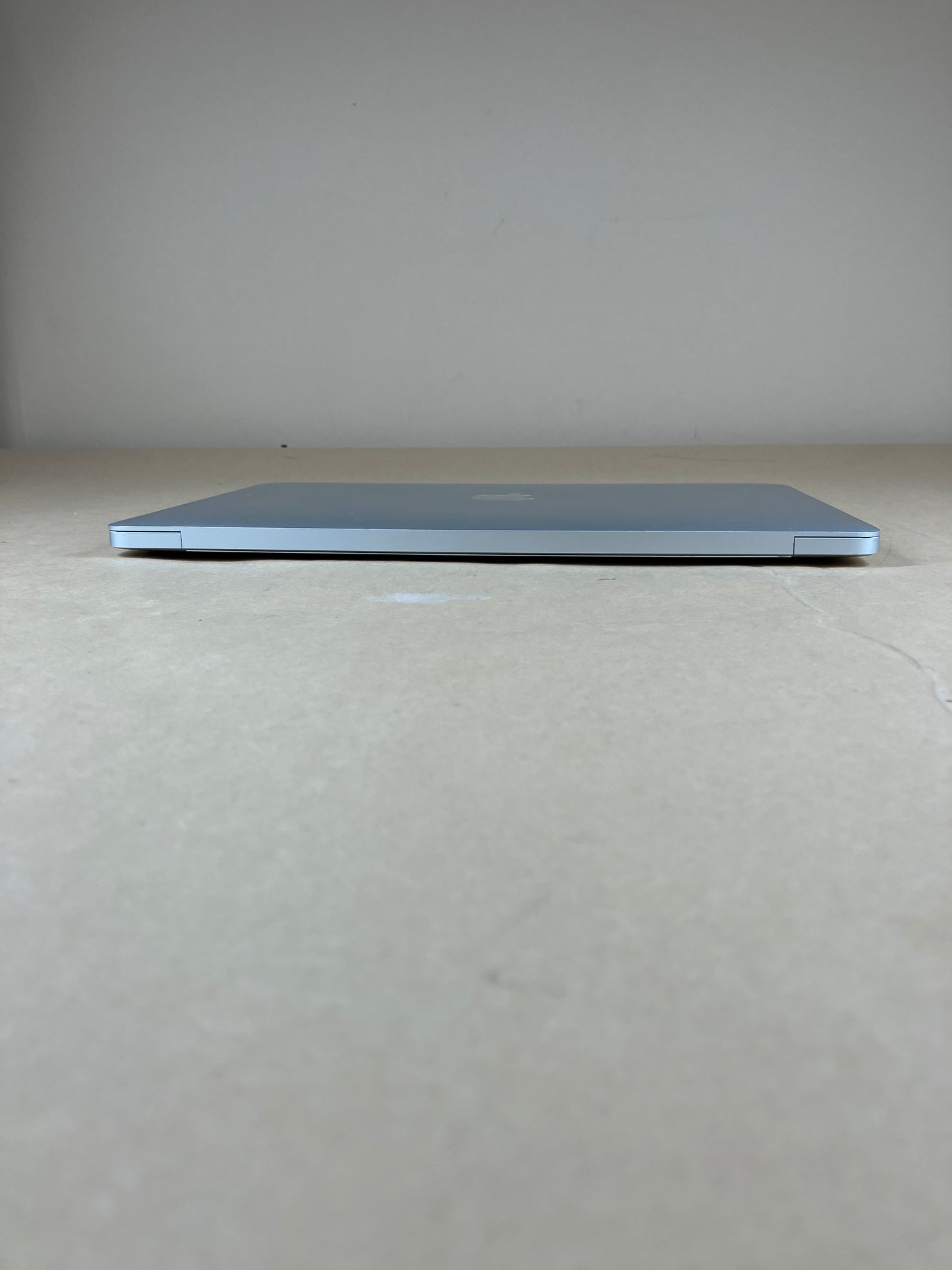 2018 Apple MacBook Air 13.3" i5 1.8GHz 8GB RAM 128GB SSD Silver A1932