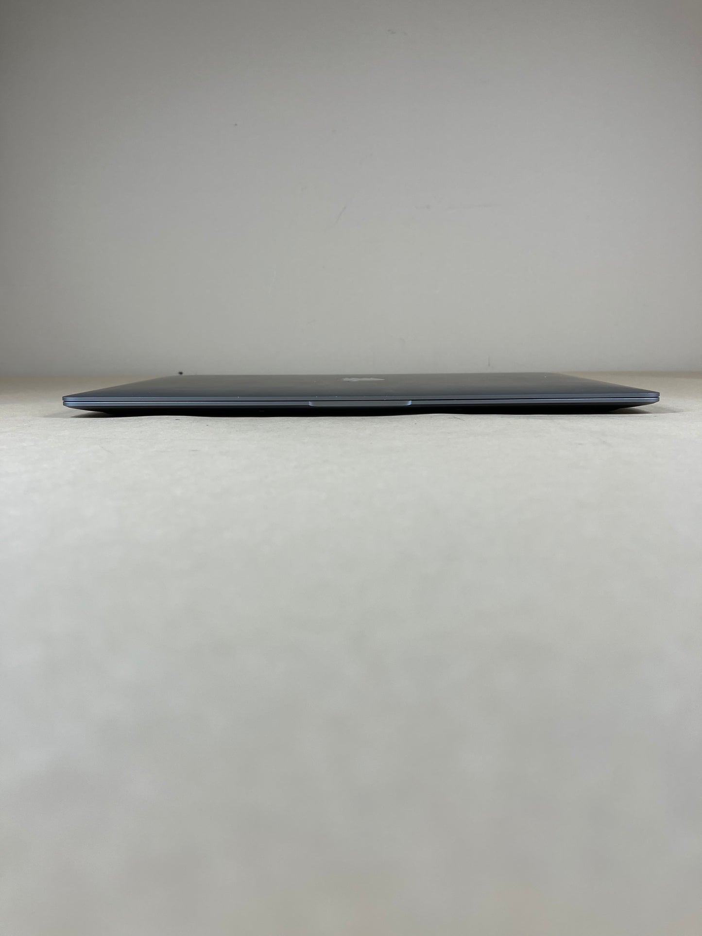 2020 Apple MacBook Air 13.3" i3 1.1GHz 8GB RAM 256GB SSD Silver A2179