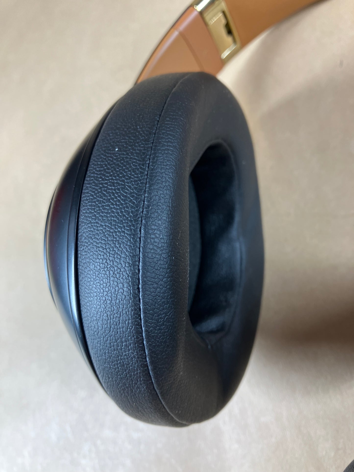 Beats Studio3 Wireless On-Ear Bluetooth Headphones Black Gold