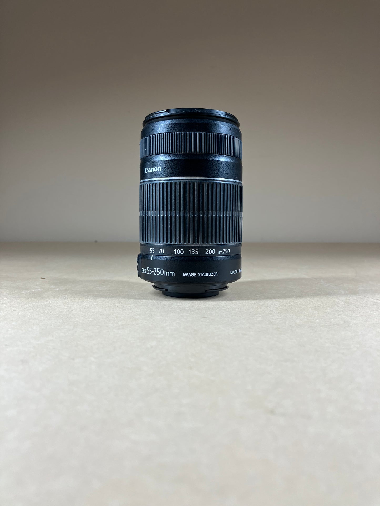 Canon EF-S 55-250mm f/3.5-5.6 IS II 55-250mm f/3.5-5.6 IS II