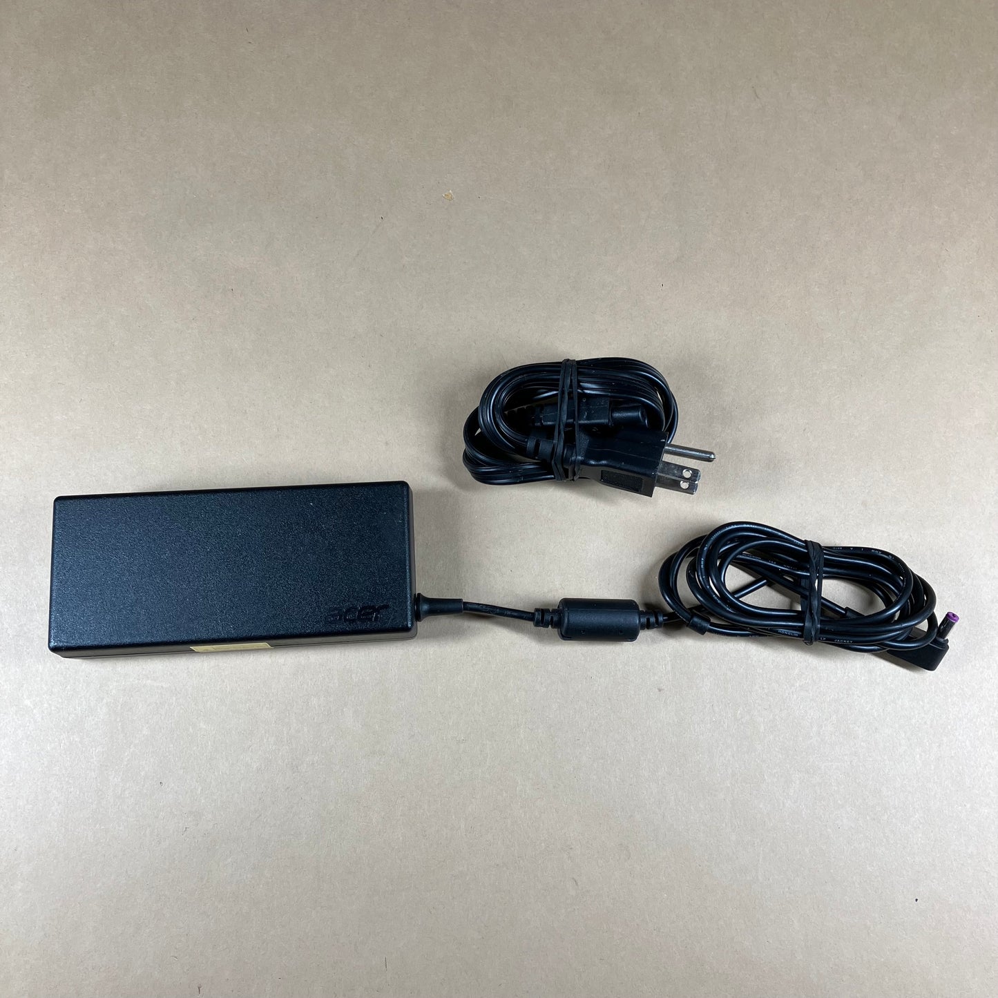 Acer Nitro 5 AN515-42 15.6" Ryzen 5 2500U 2.0GHz 8GB RAM 1TB HDD Radeon RX 560X