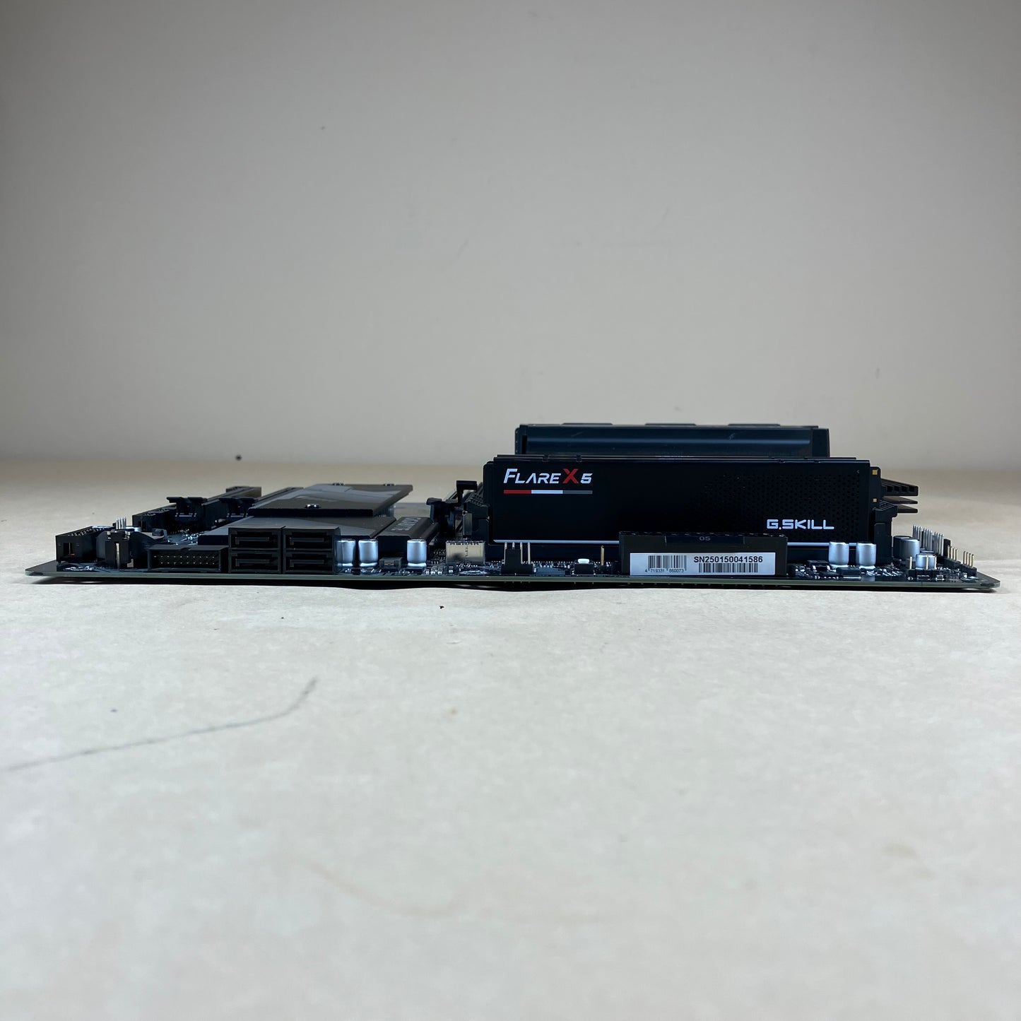 Gigabyte B650 GAMING X AX V2 Ryzen 7 7800X3D 32GB RAM 1TB SSD Motherboard Combo