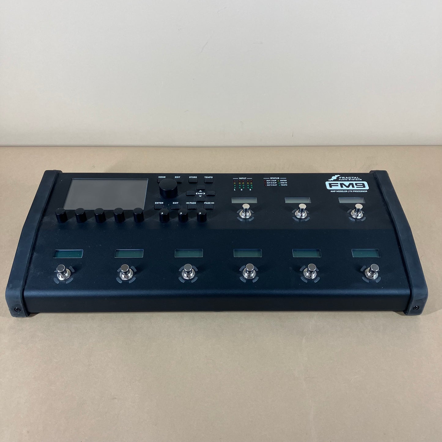 Fractal Audio FM9 (Mark 1) Amp Modeler / Foot Controller / Audio Interface