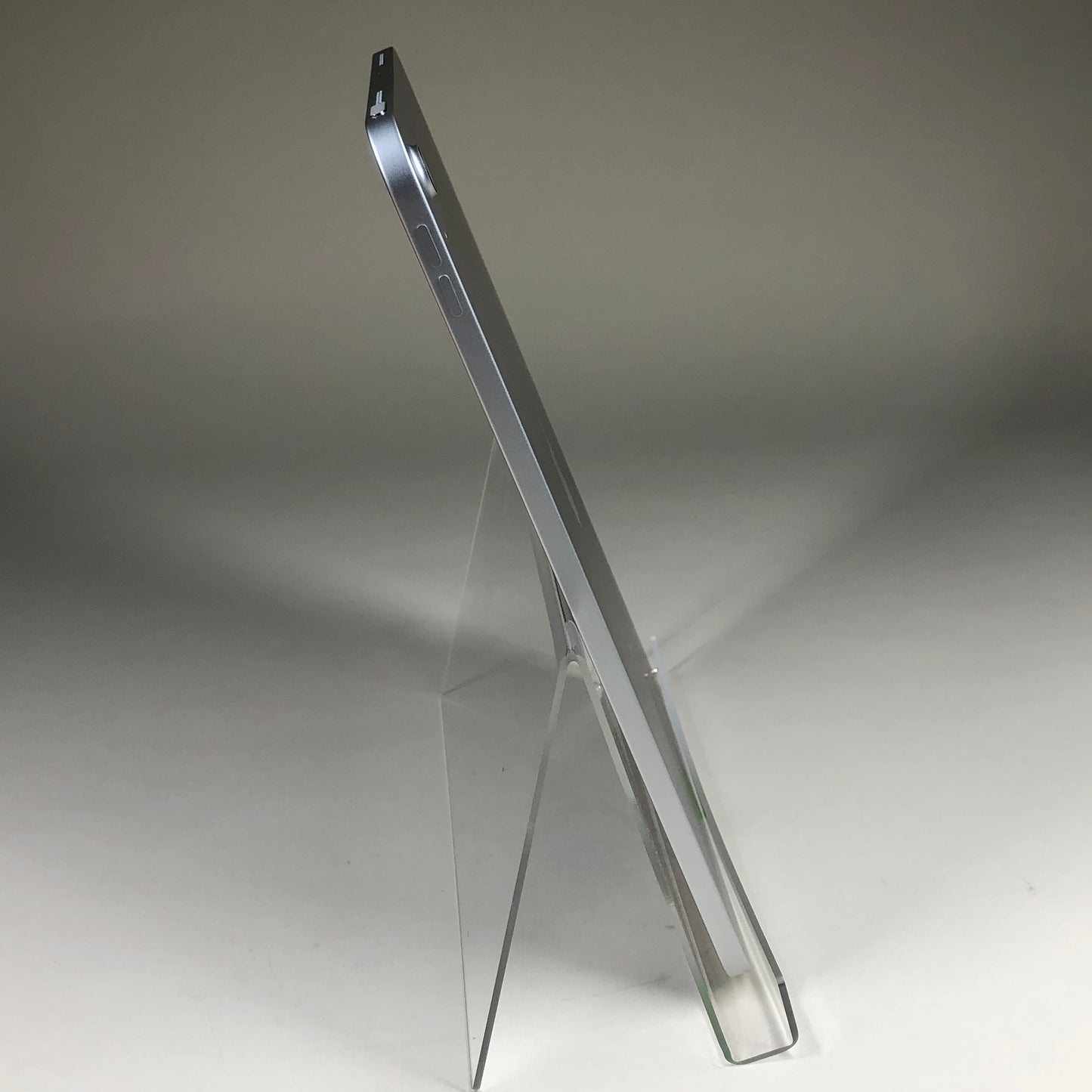 WiFi Only Apple iPad 11" (A16) 128GB 18.5 Silver MD3Y4LL/A w Box
