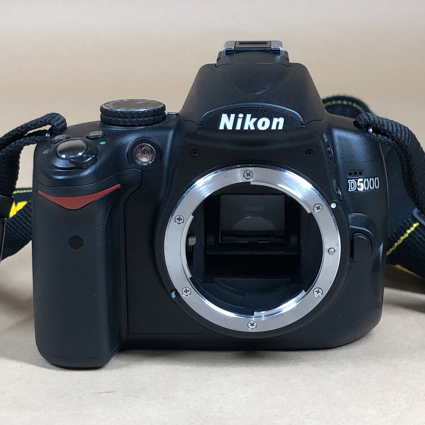 Nikon D5000 12.3MP D33697 Digital SLR DSLR Camera 514 Shutter Count