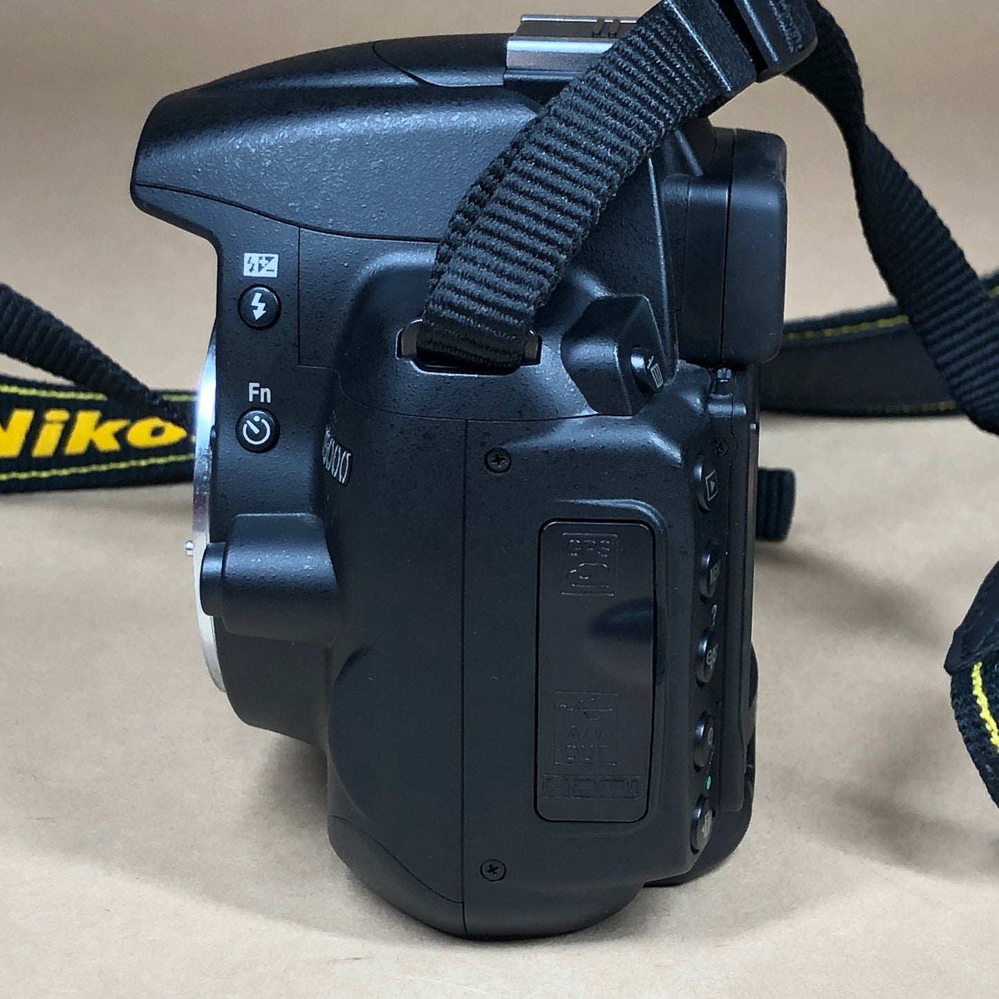 Nikon D5000 12.3MP D33697 Digital SLR DSLR Camera 514 Shutter Count