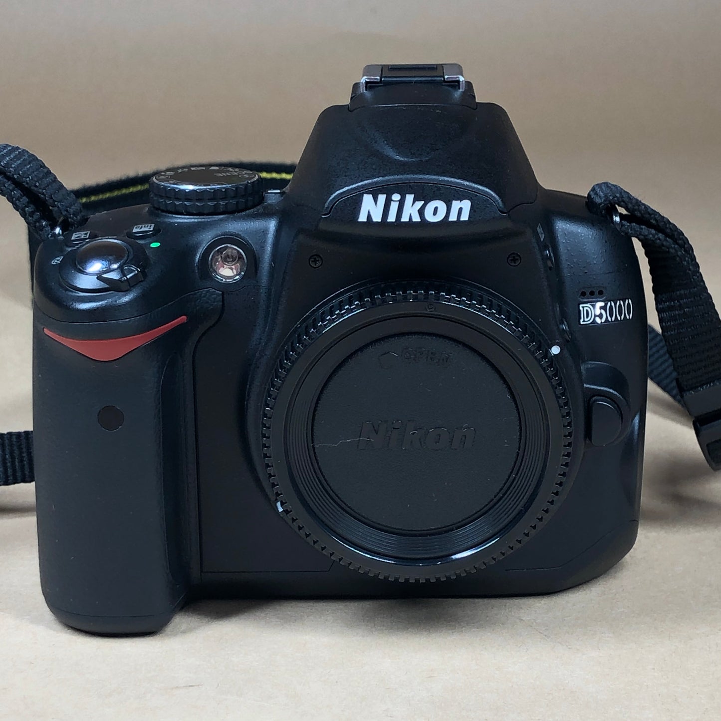 Nikon D5000 12.3MP D33697 Digital SLR DSLR Camera 514 Shutter Count