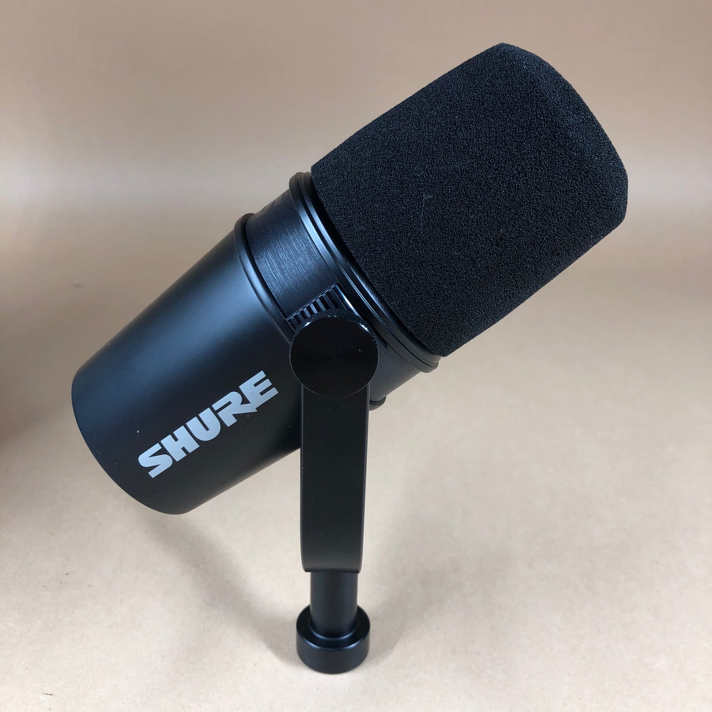 Shure MV7X 50 Hz to 16,000 Hz Podcast Microphone