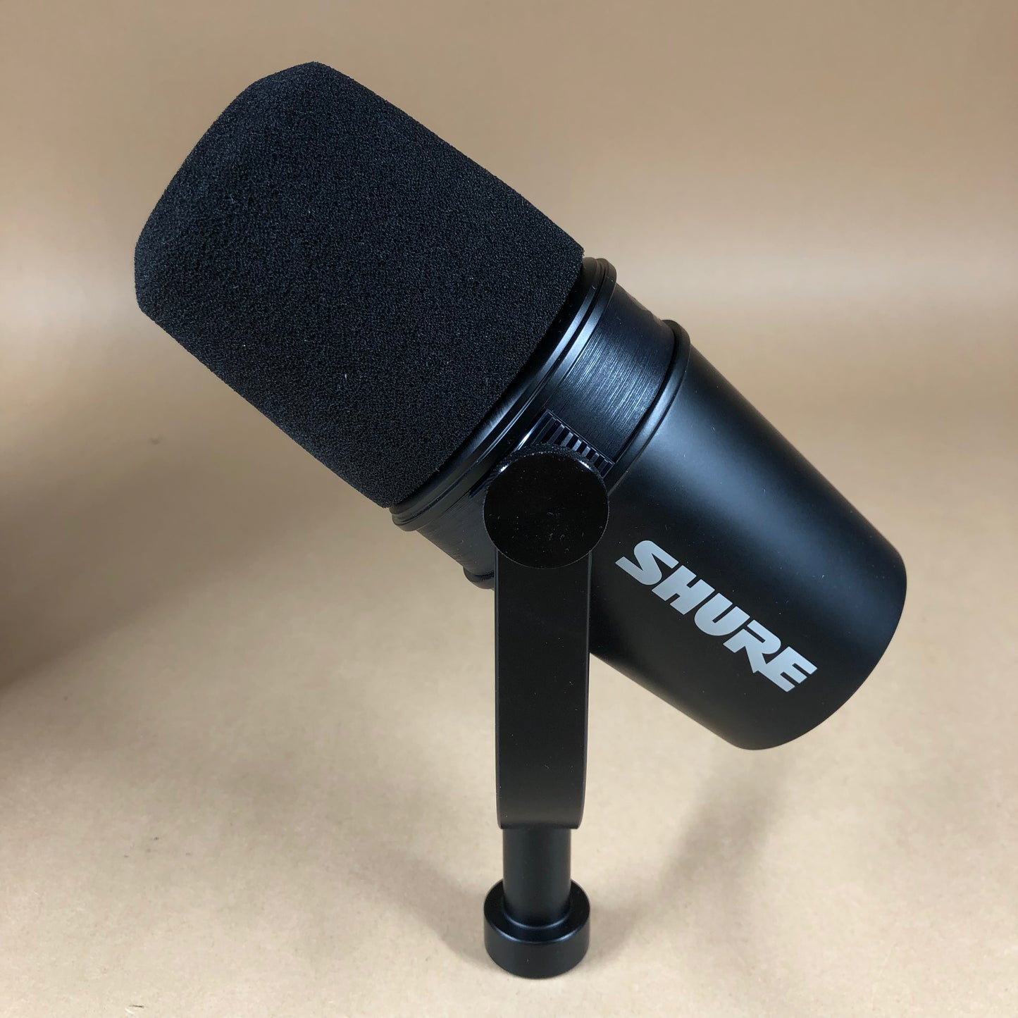 Shure MV7X 50 Hz to 16,000 Hz Podcast Microphone