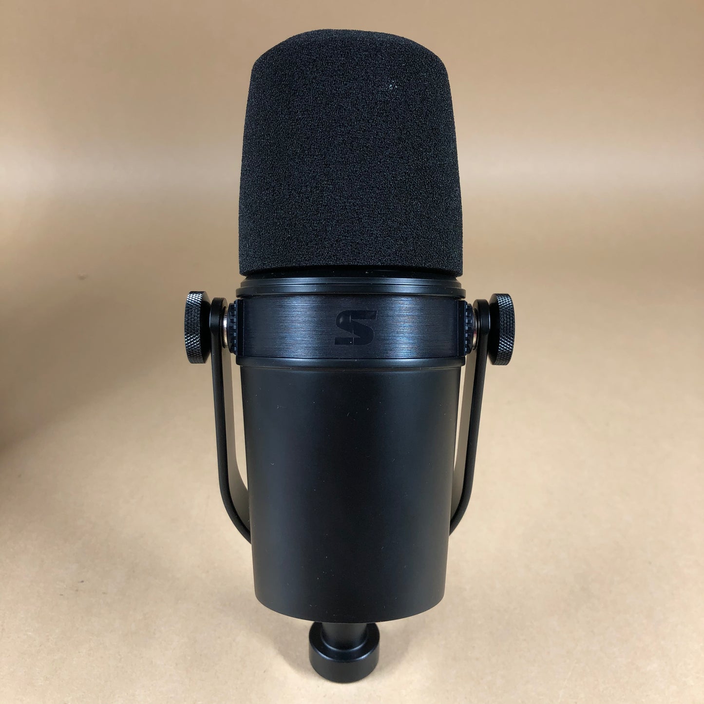 Shure MV7X 50 Hz to 16,000 Hz Podcast Microphone