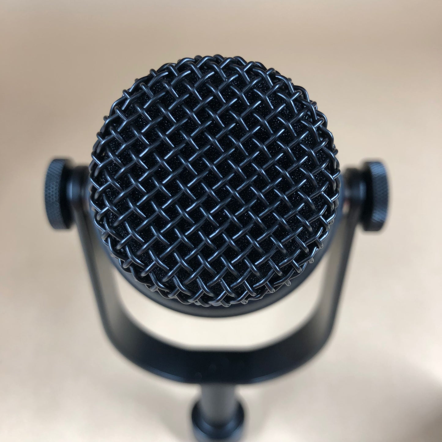 Shure MV7X 50 Hz to 16,000 Hz Podcast Microphone