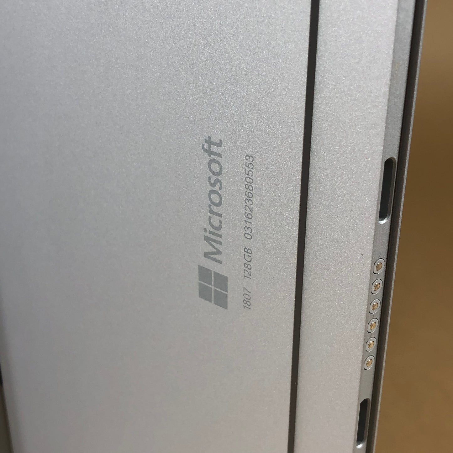 Microsoft Surface Pro 5 1807 12.3" i5-7300U 2.6GHz 4GB RAM 128GB SSD