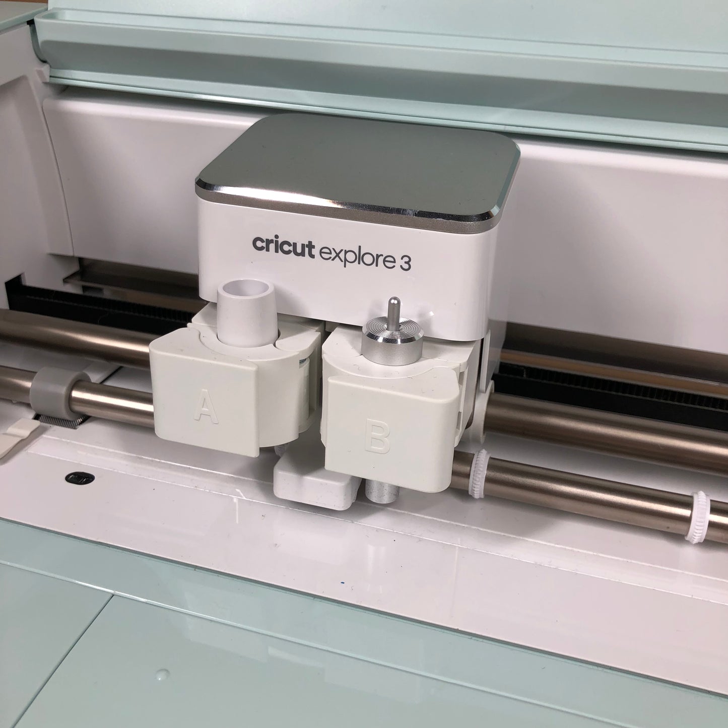 Cricut Explore 3 Cutter CXPL203B With Extras