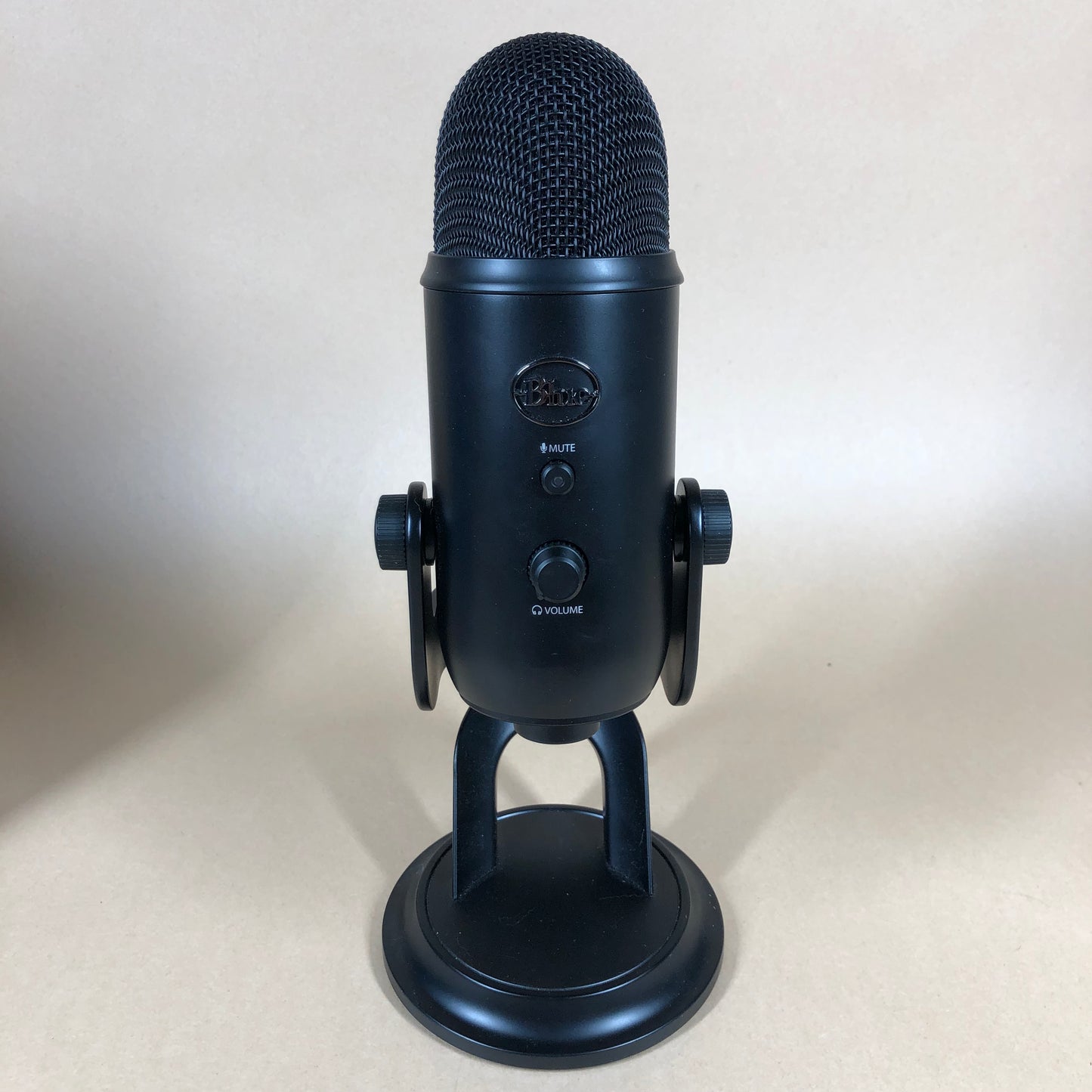 Logitech Blue Yeti Podcasting Streaming Microphone USB