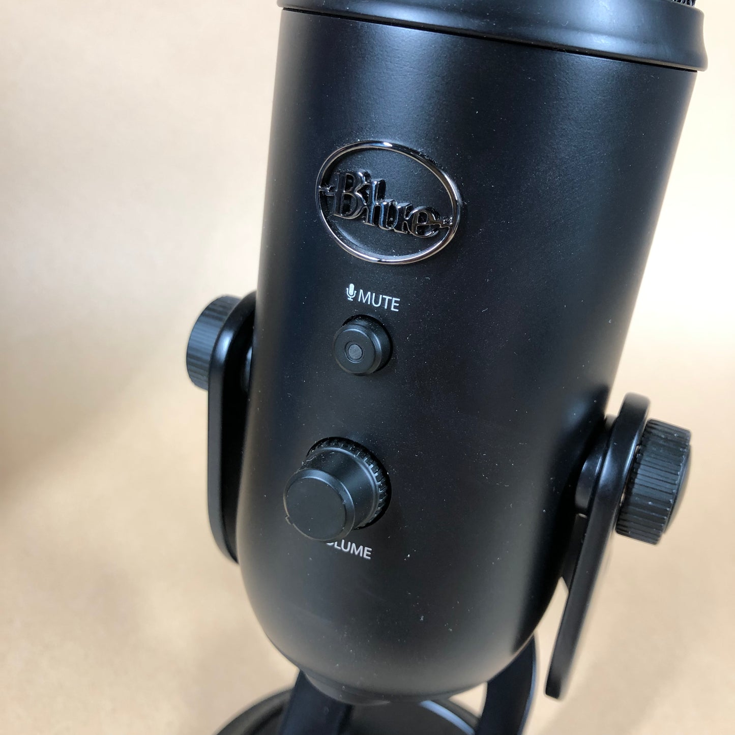 Logitech Blue Yeti Podcasting Streaming Microphone USB