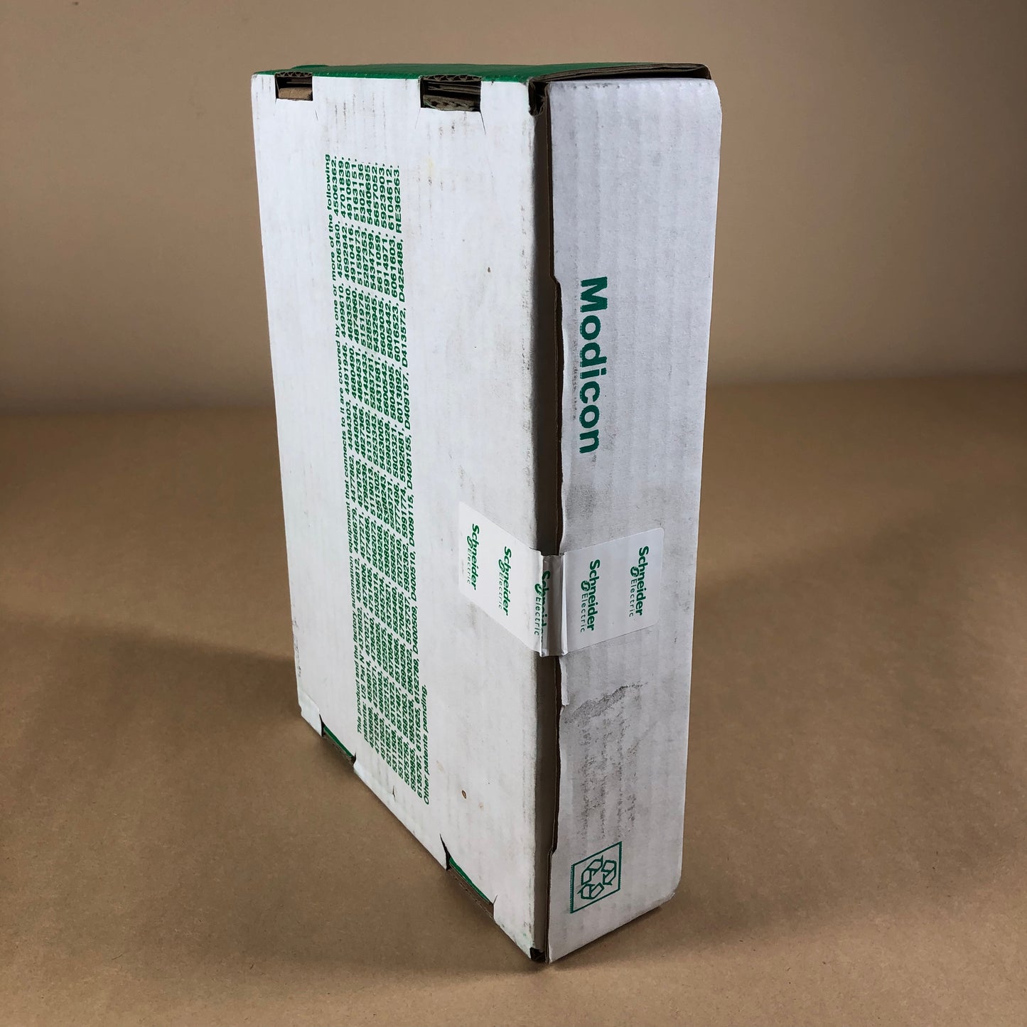 New Schneider Electric Modicon Momentum Discrete I/O Module 100026