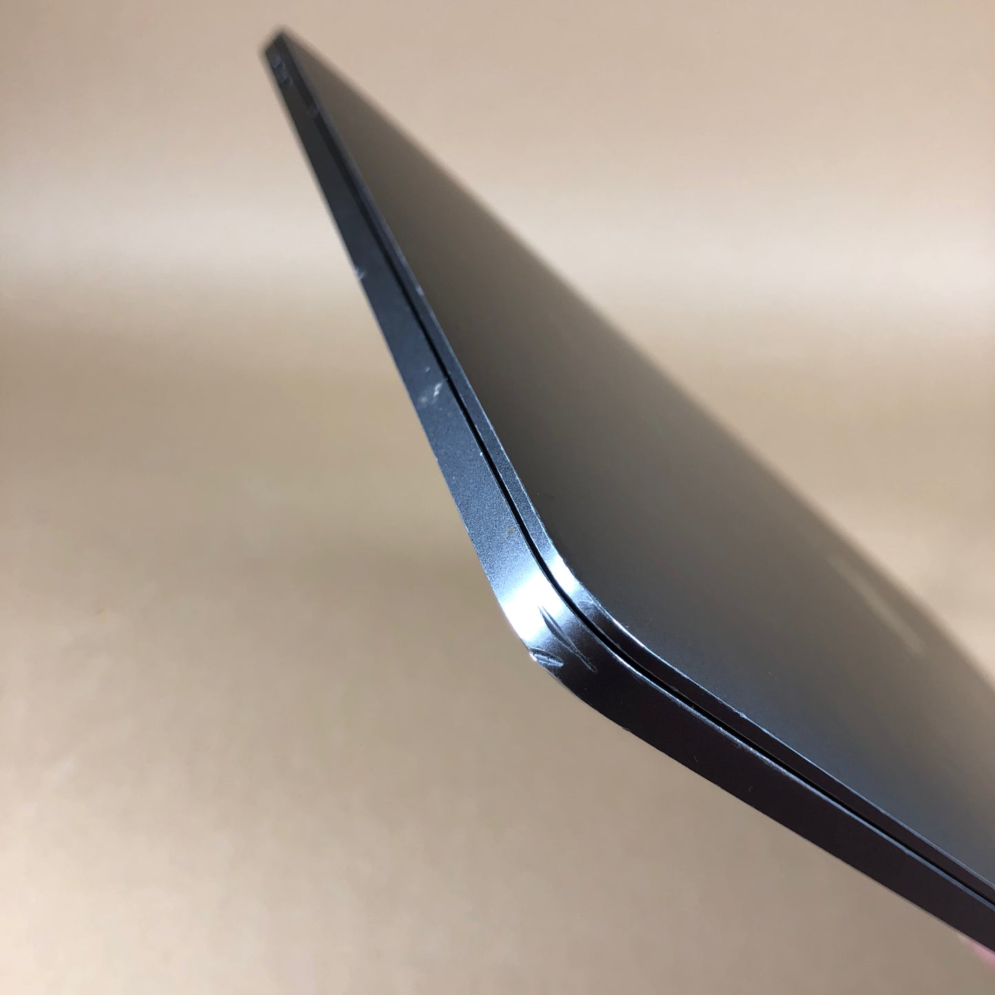 2017 Apple MacBook Pro 15" i7 2.8GHz 16GB RAM 256GB SSD Space Gray A1707