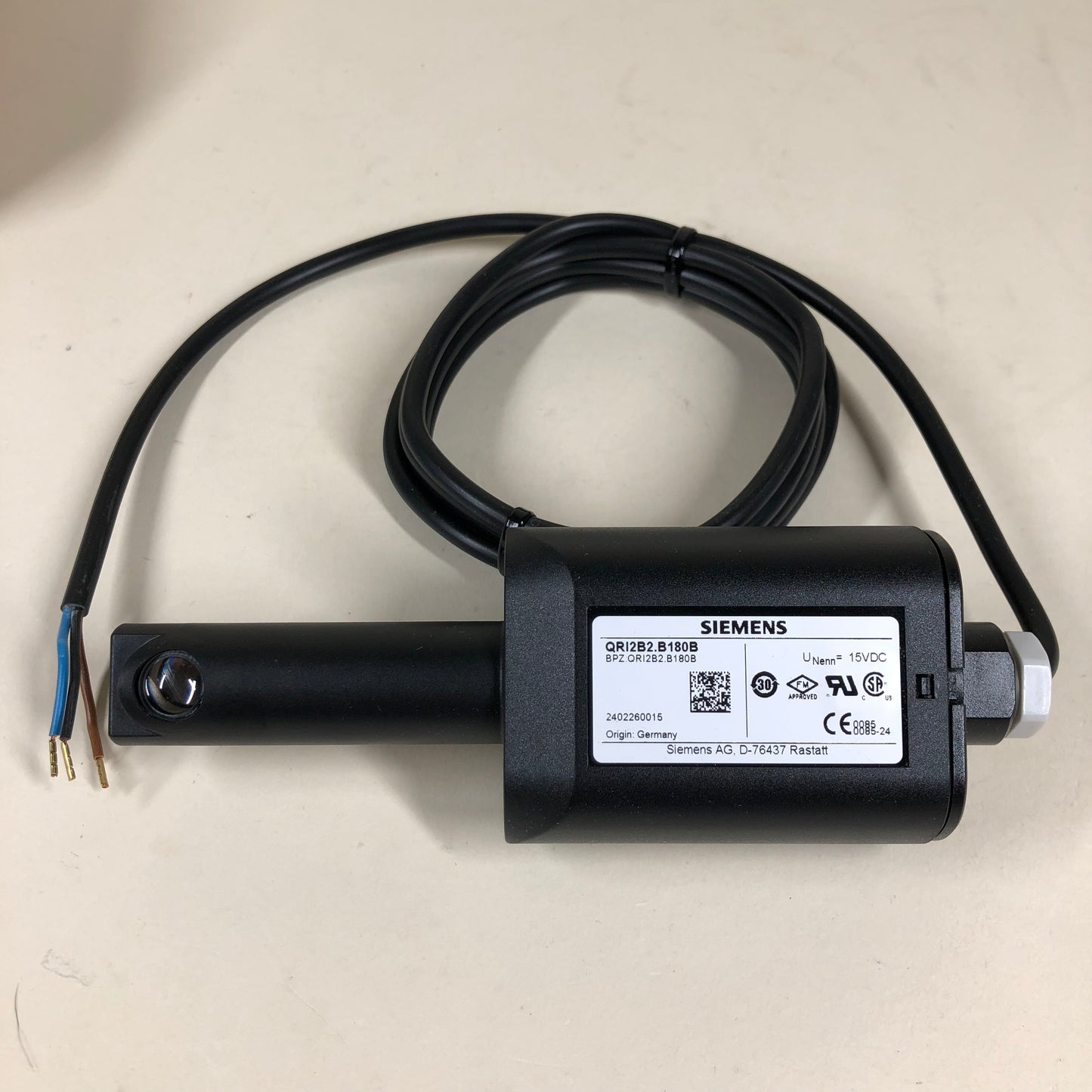 New SIEMENS Flame Detector Sensor QRI2B2.B180B